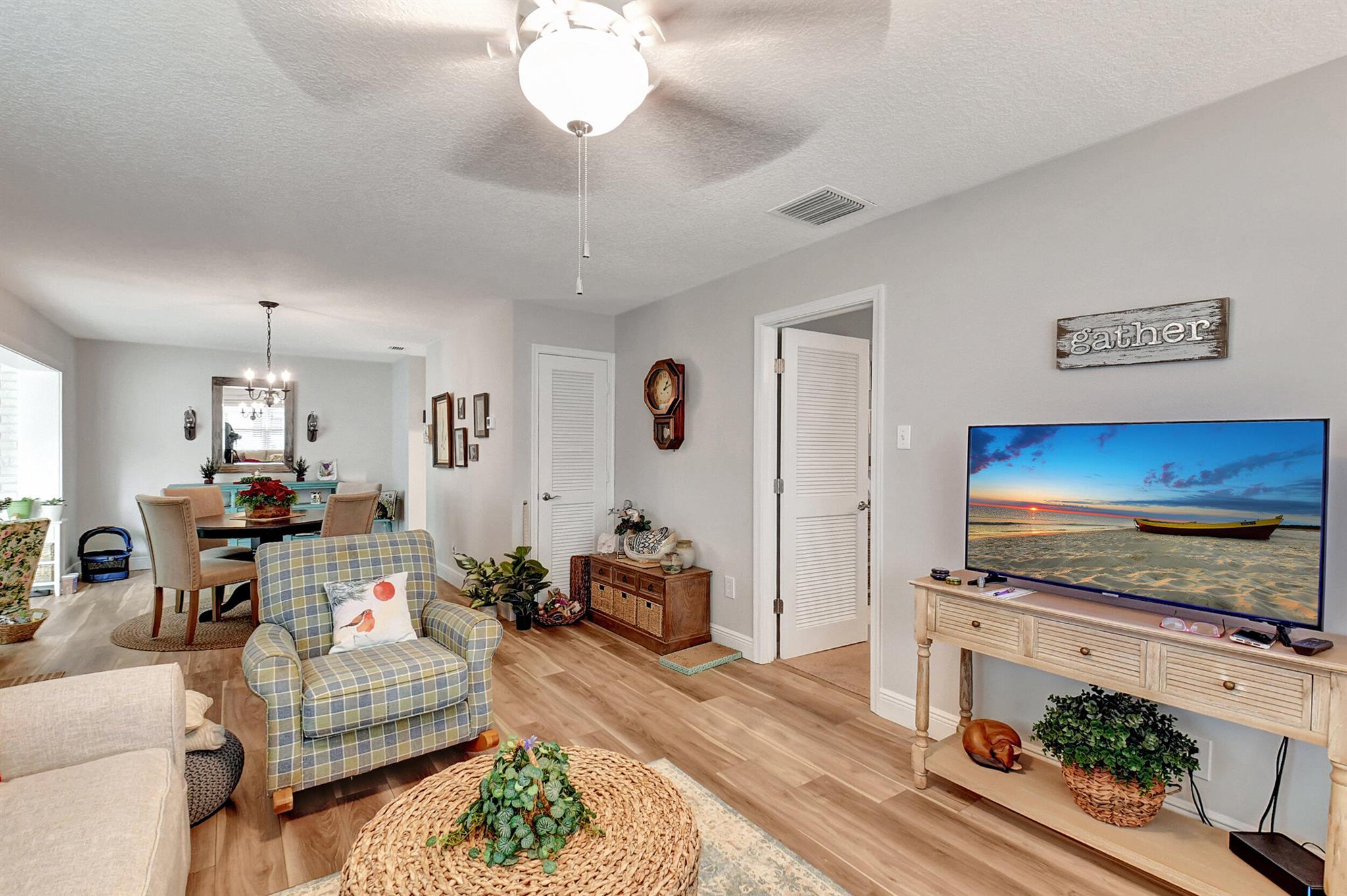 LIMETREE CONDO - Residential