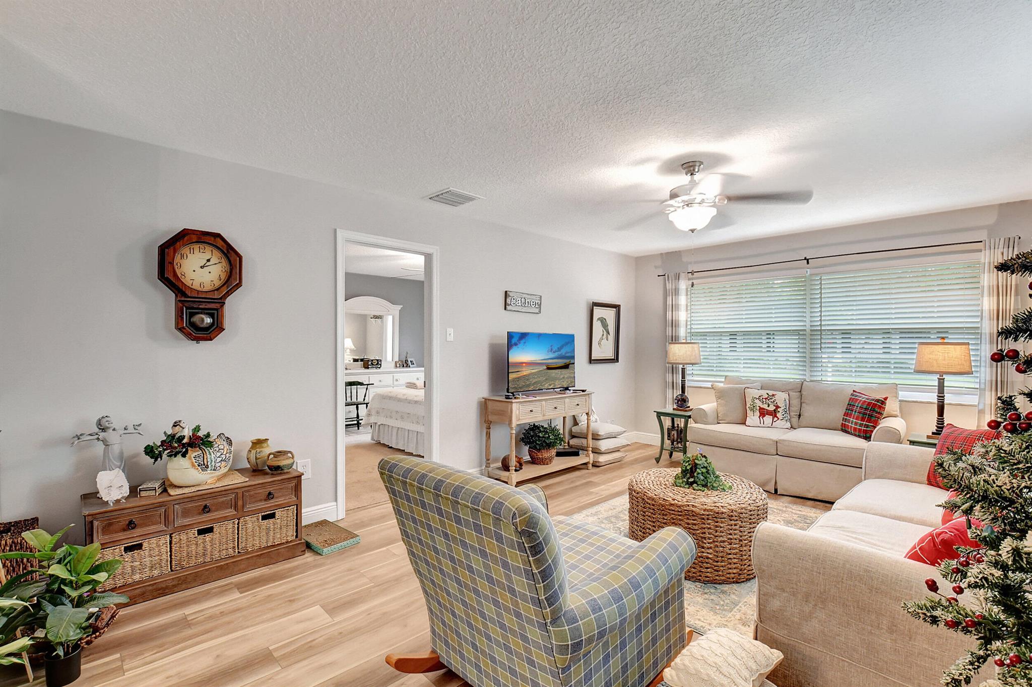 LIMETREE CONDO - Residential