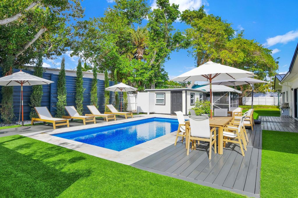 Photo of 3210 Palm Drive, Delray Beach, FL 33483 (MLS # B26017419)