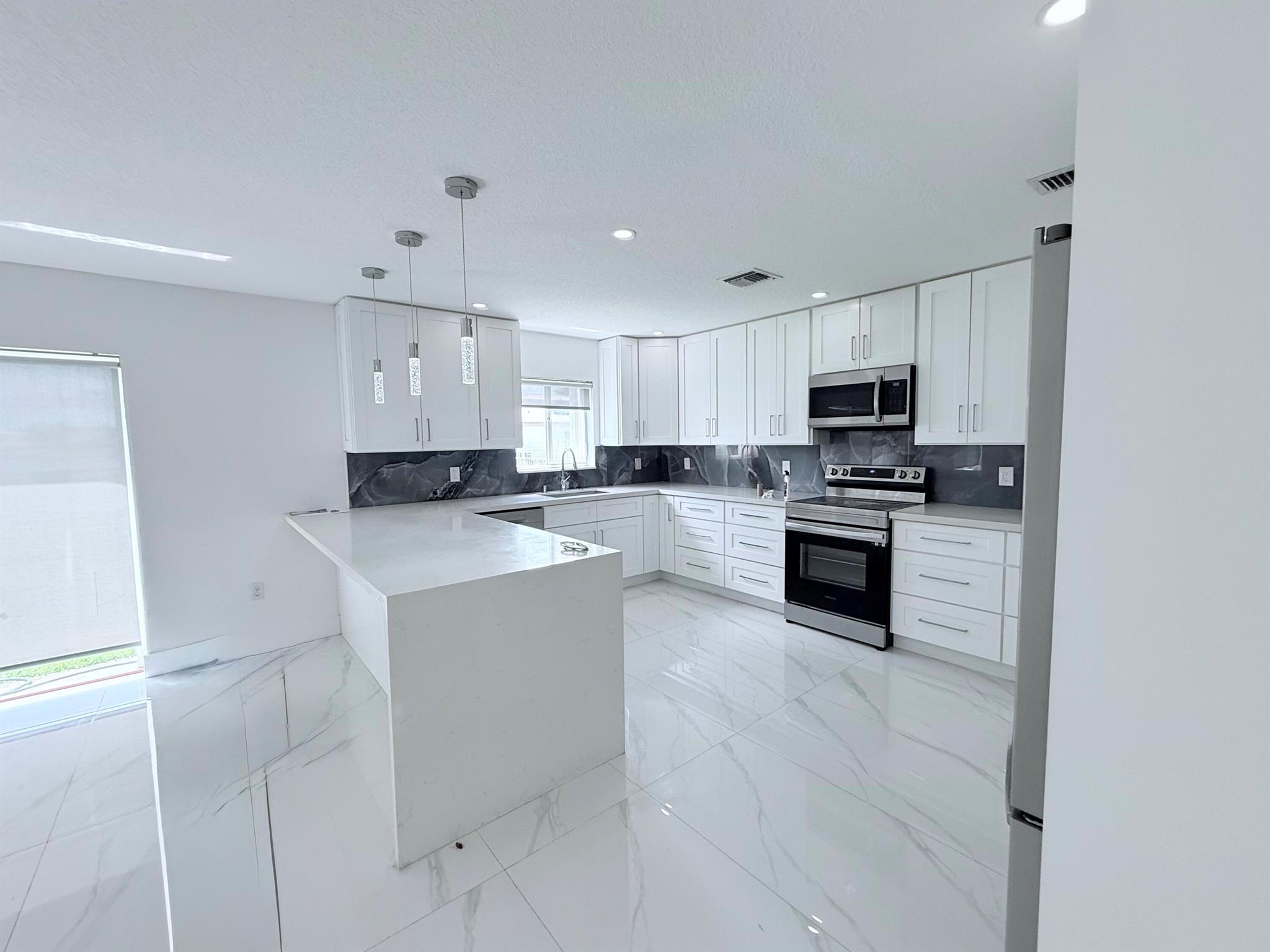 SILVER FALLS - Residential Lease