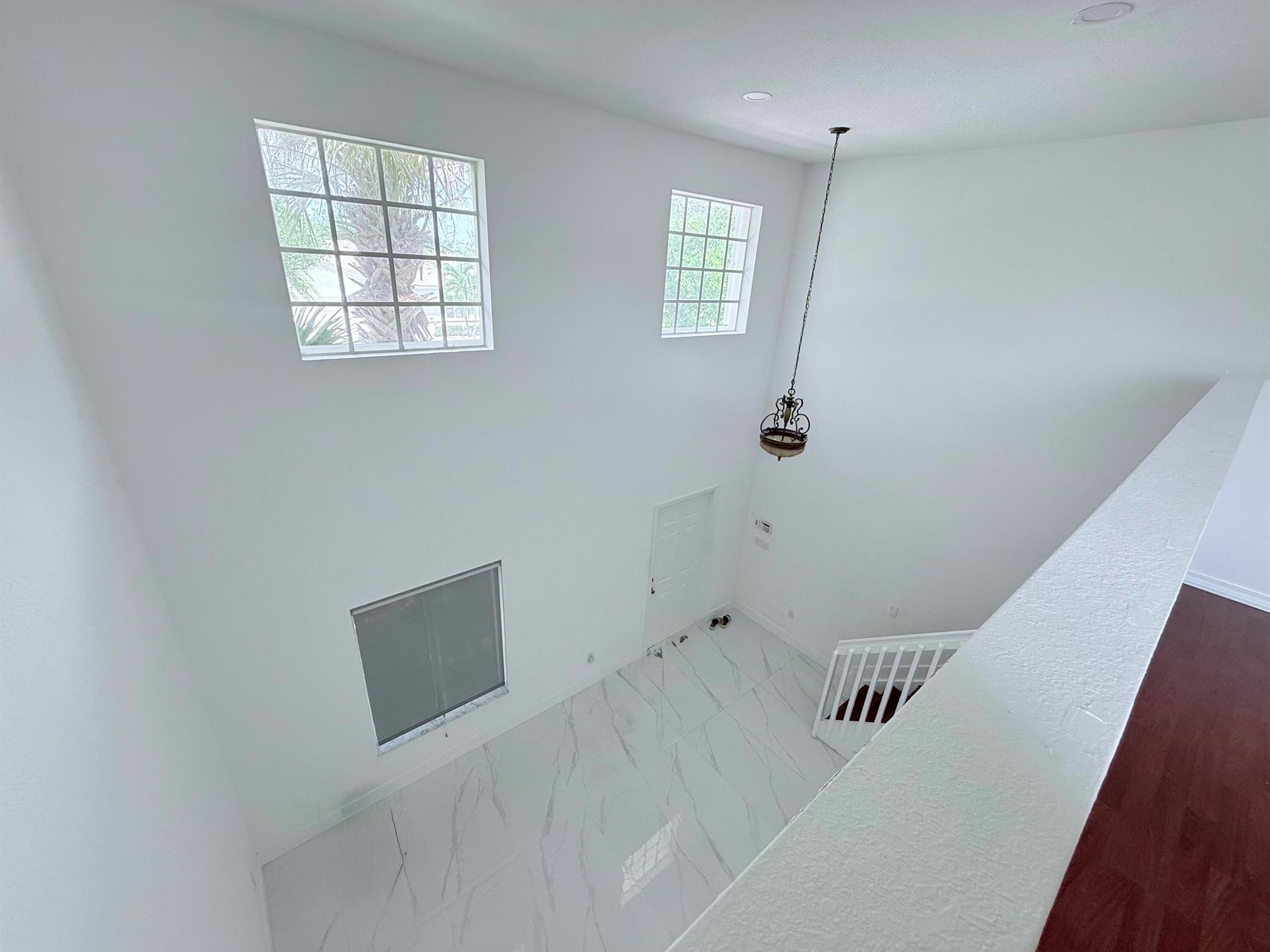 SILVER FALLS - Residential Lease