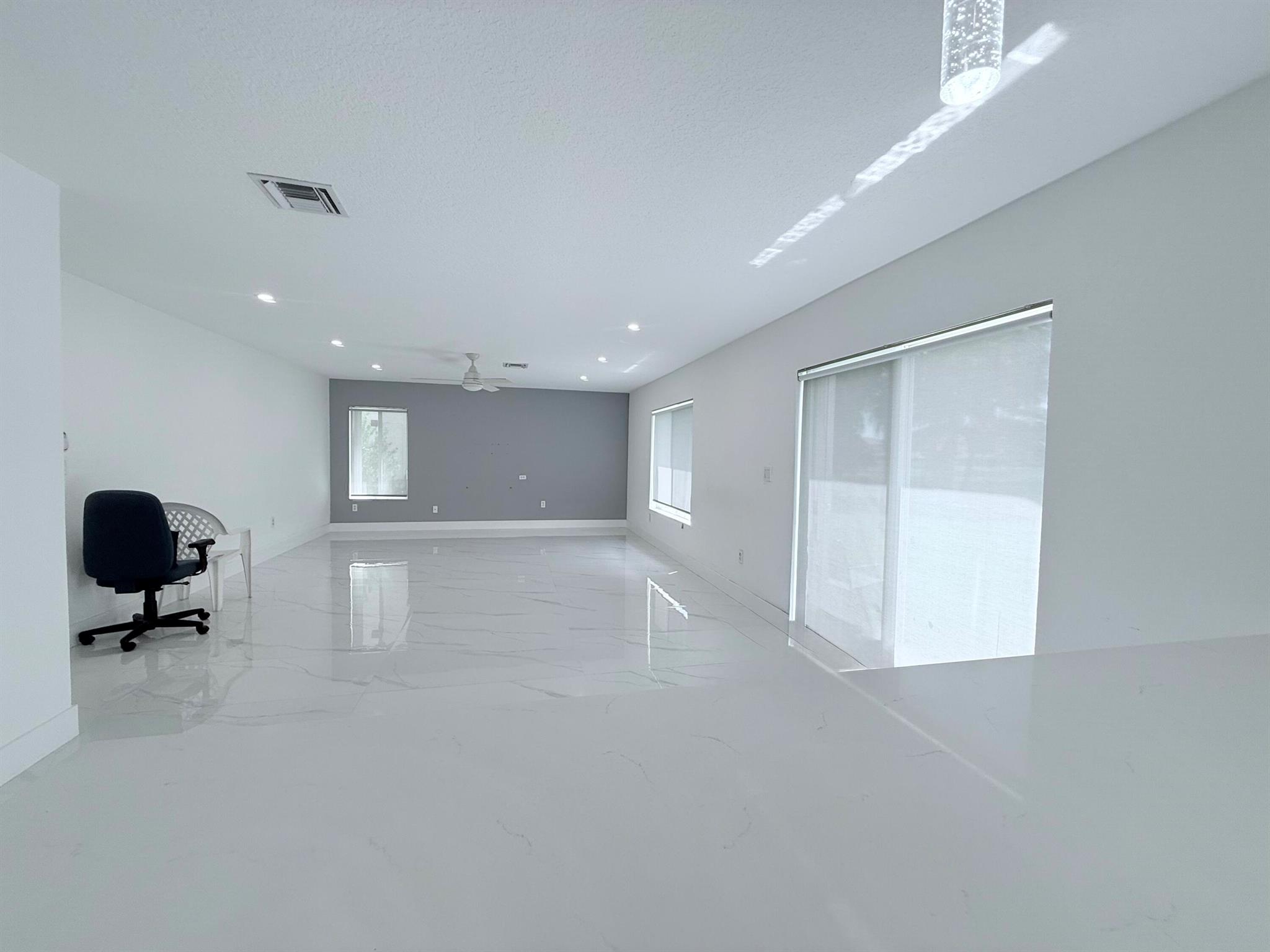 SILVER FALLS - Residential Lease