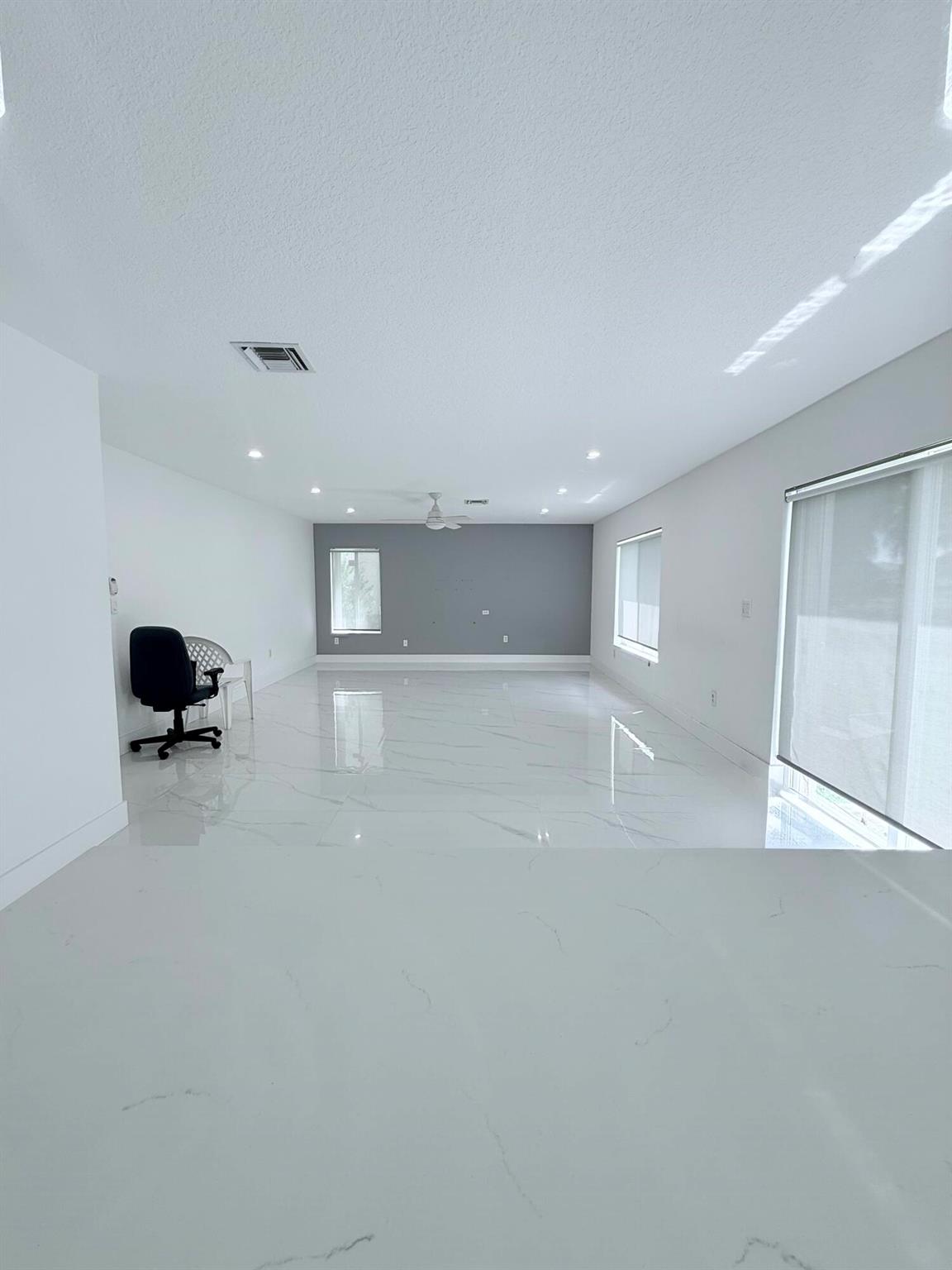 SILVER FALLS - Residential Lease