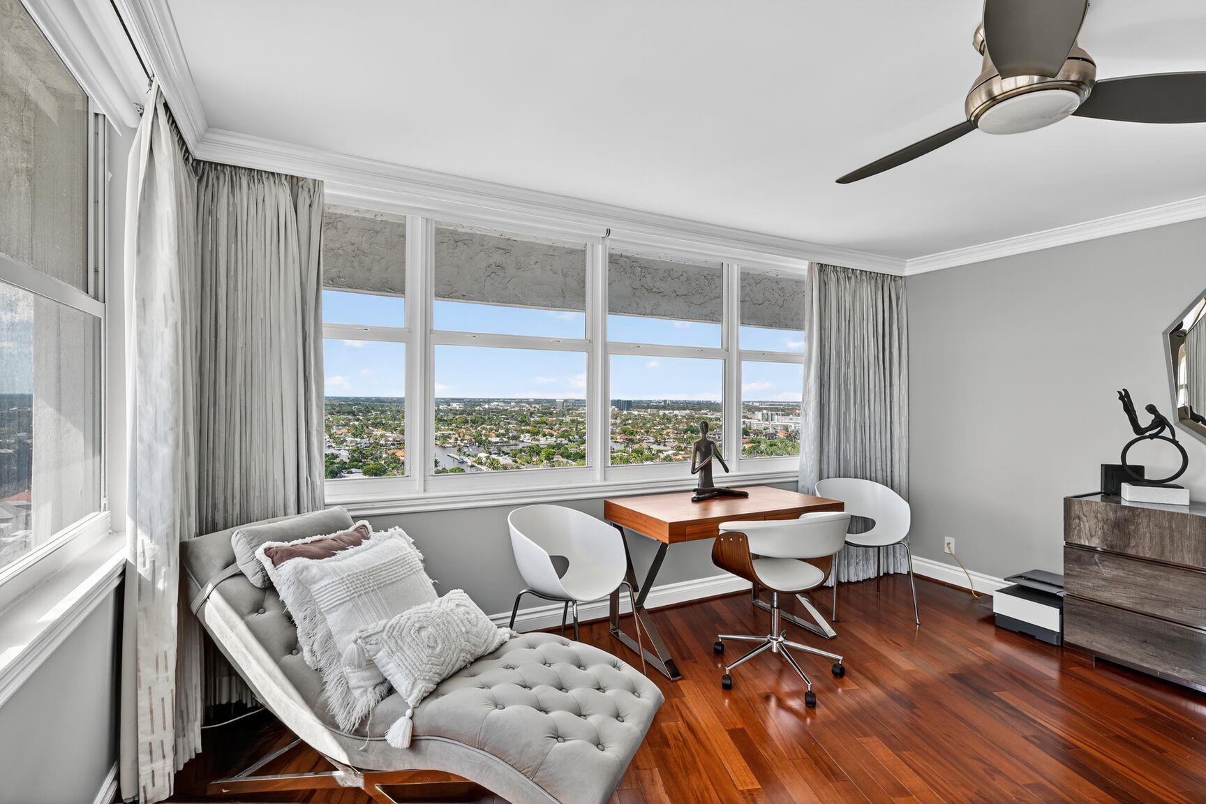 PLAZA SOUTH - Residential