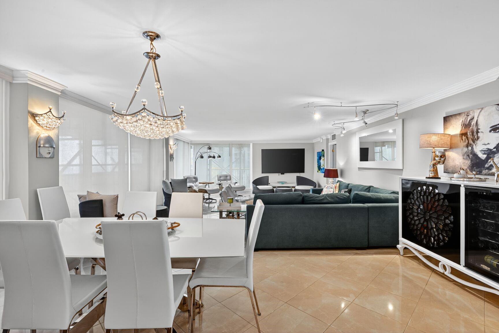 PLAZA SOUTH - Residential