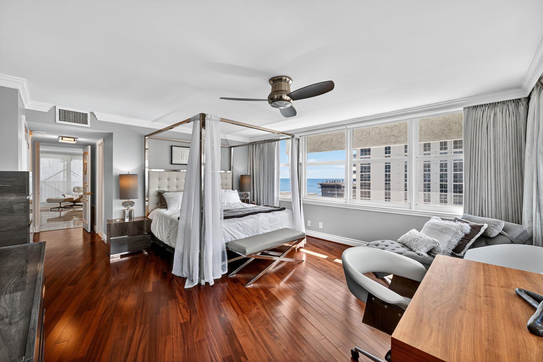 PLAZA SOUTH - Residential