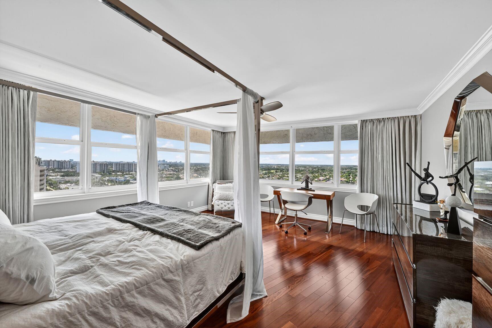 PLAZA SOUTH - Residential