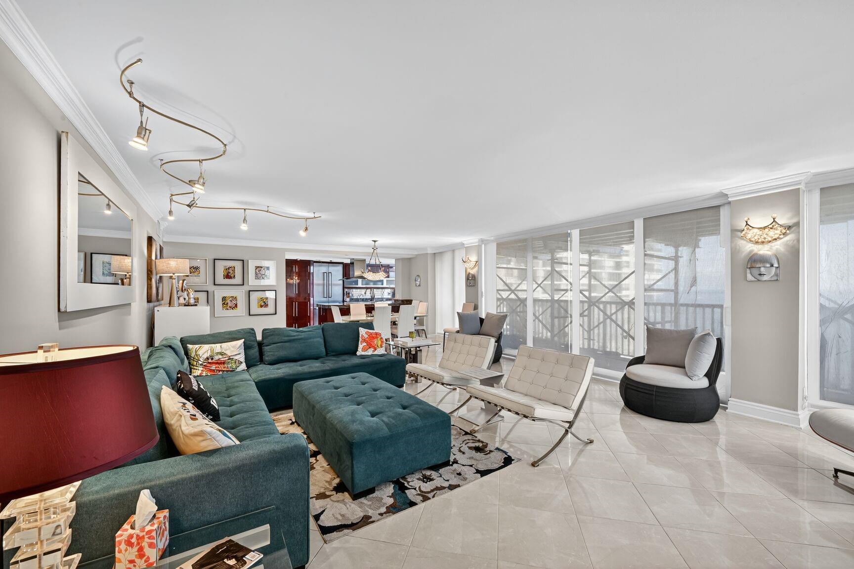 PLAZA SOUTH - Residential