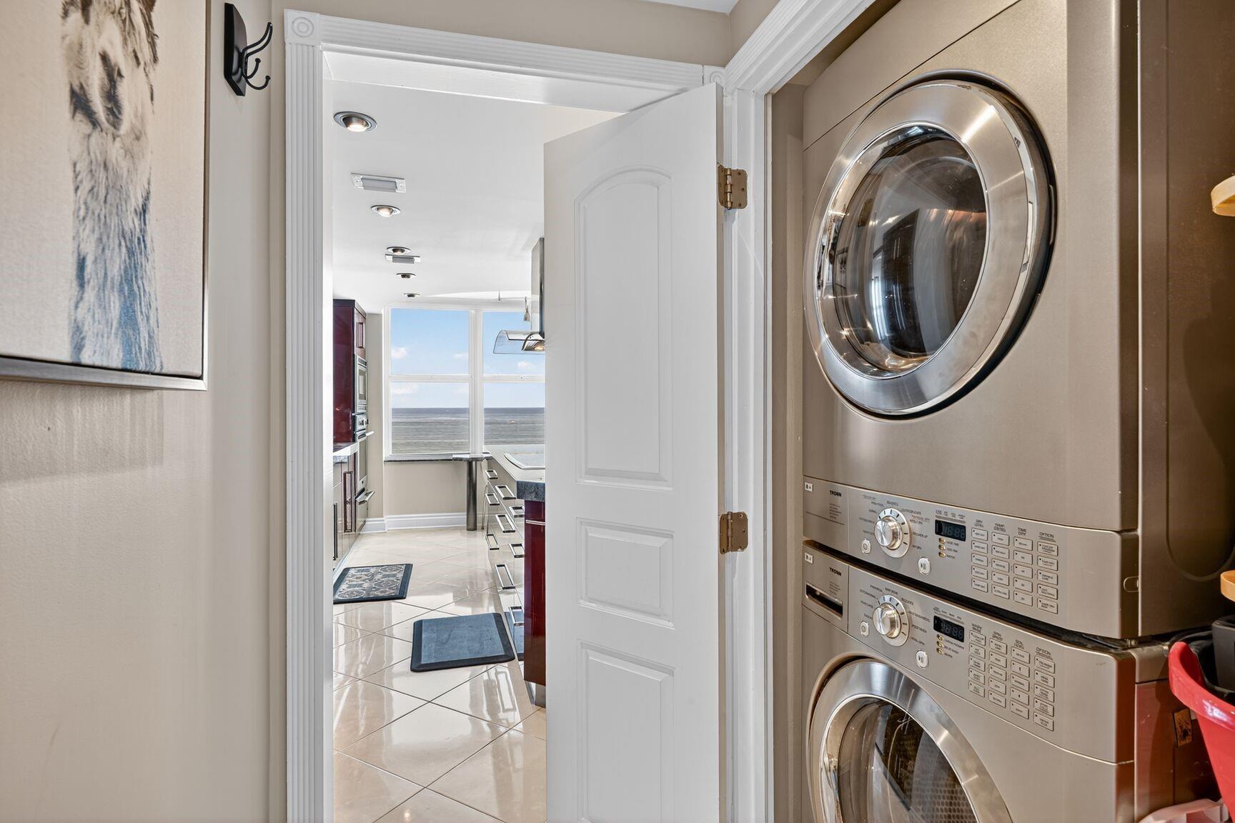 PLAZA SOUTH - Residential