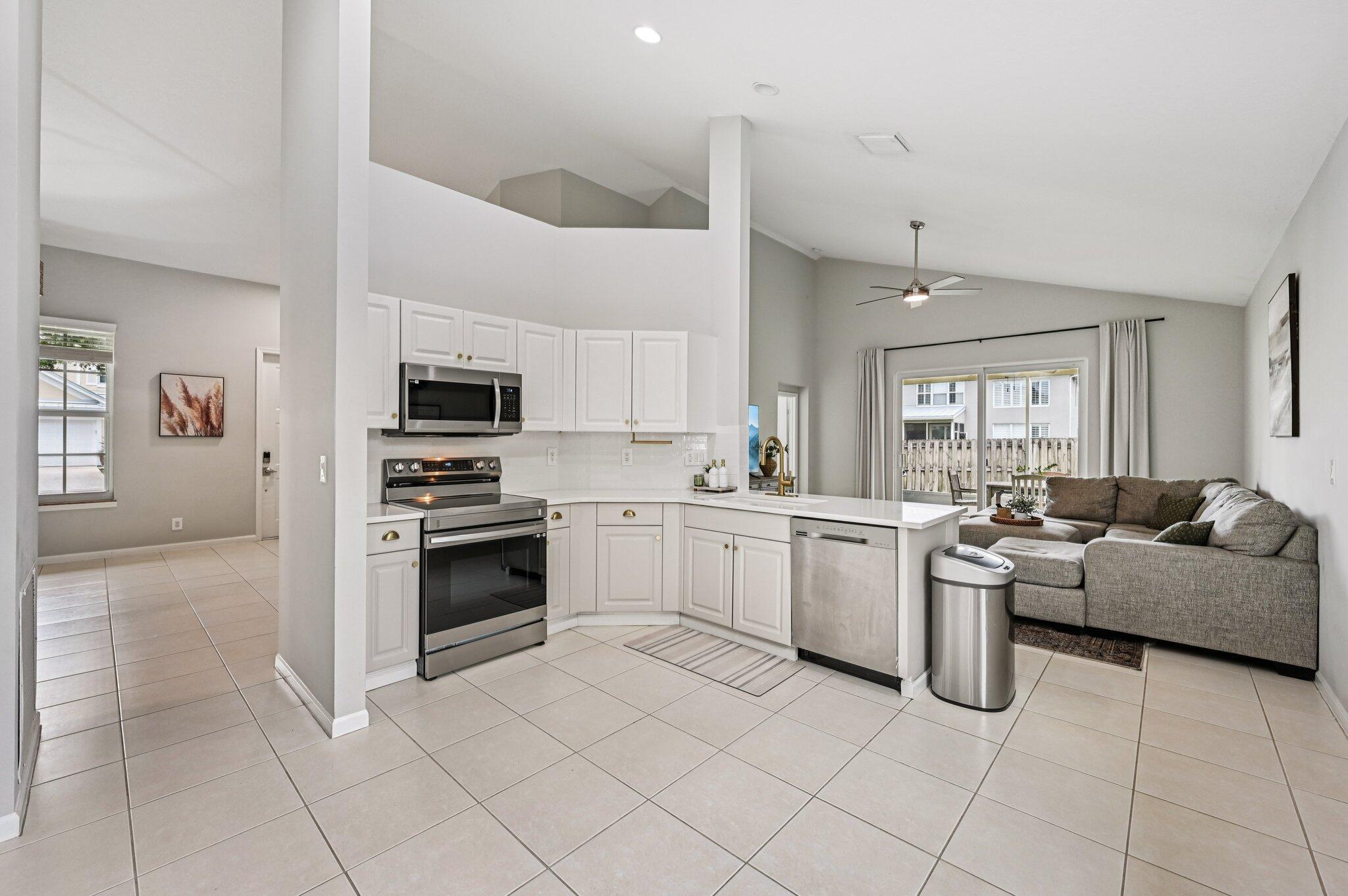 3142 SW Solitaire Palm Drive