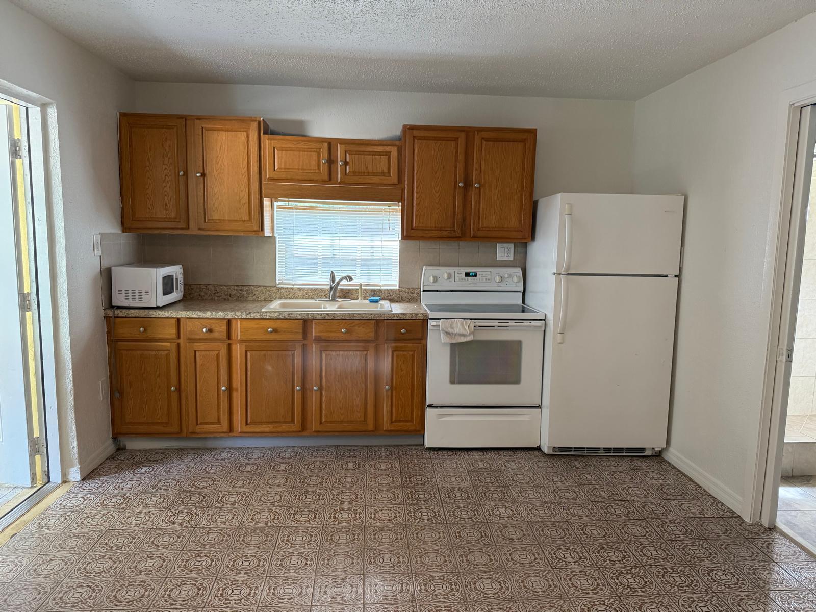 STRONG PARK - Residential Lease