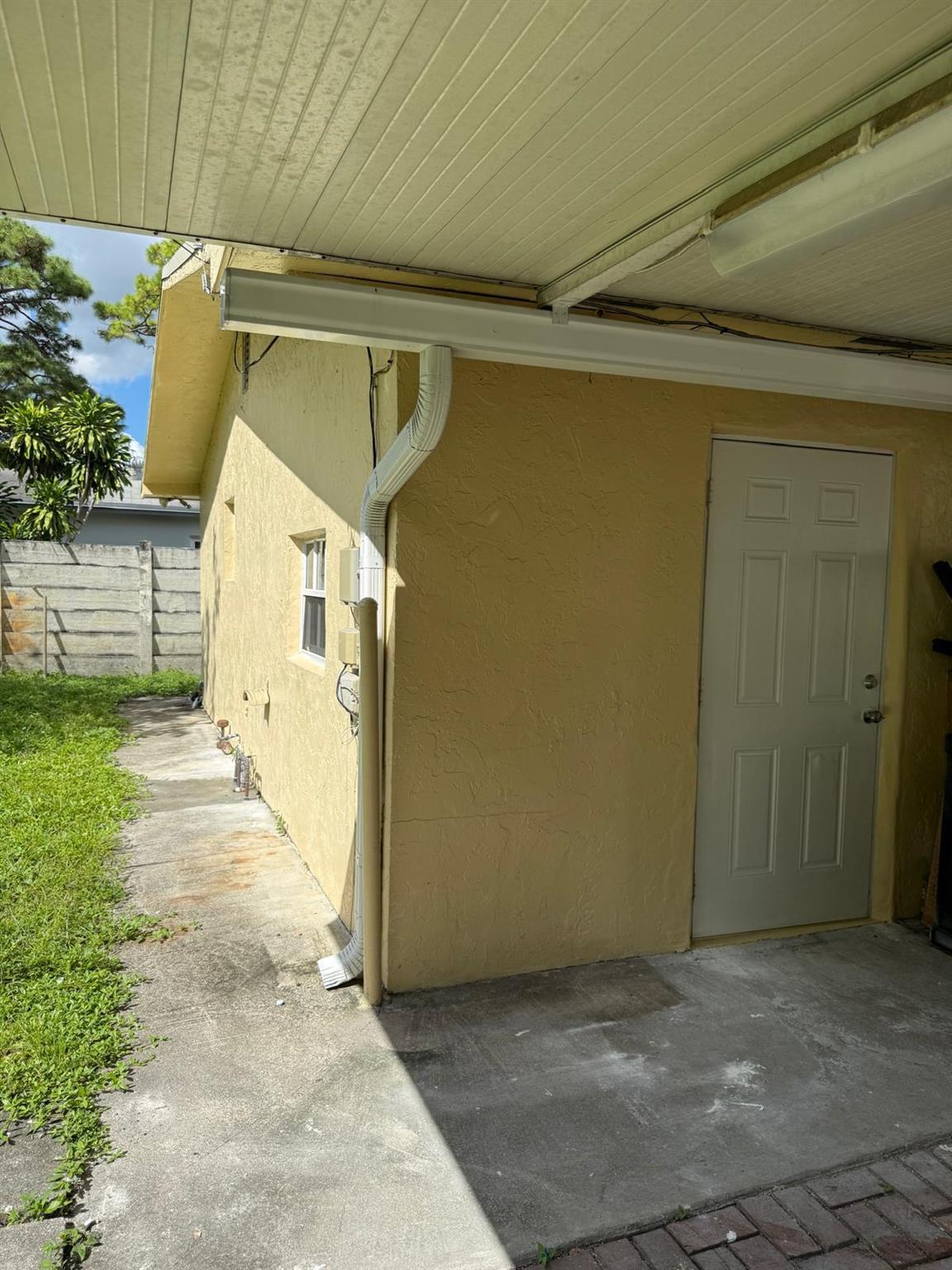 STRONG PARK - Residential Lease