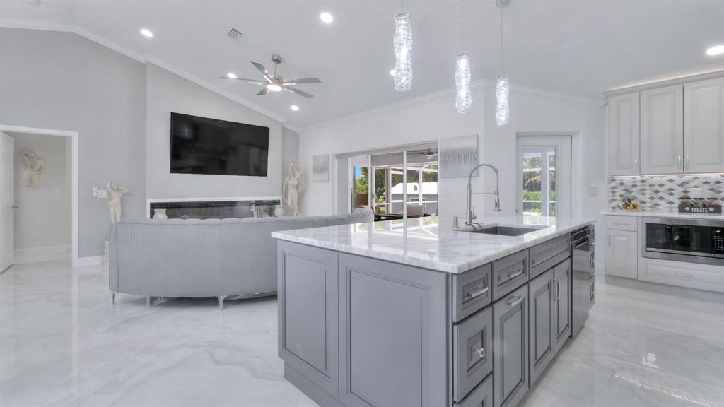 Photo of 1095 47th Avenue SW, Vero Beach, FL 32968 (MLS # R11122692)