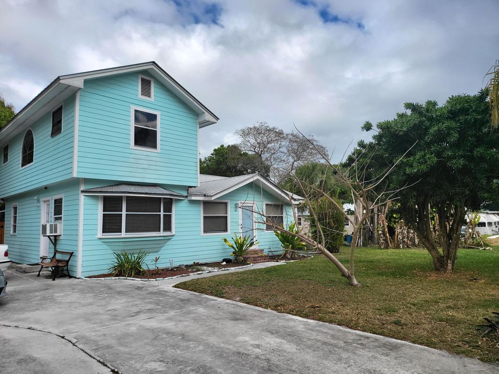 Photo of 520 Tumblin Kling Road, Fort Pierce, FL 34982 (MLS # R11160887)