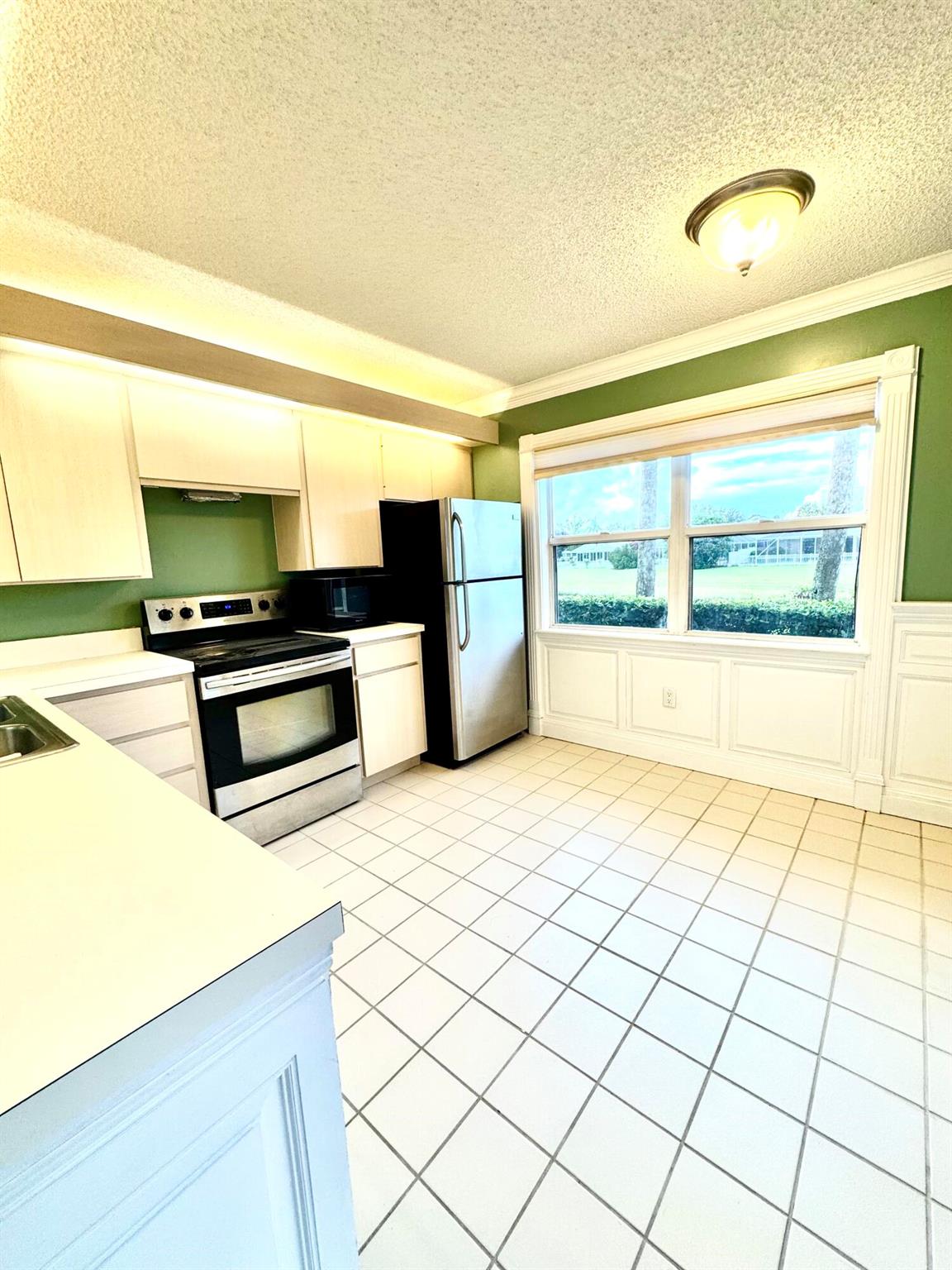 THE MEADOWS AT MARTIN DOW - Residential Lease