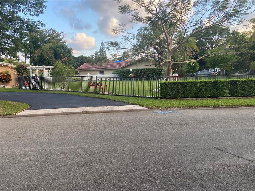 Coral Spgs Country Club W - Residential