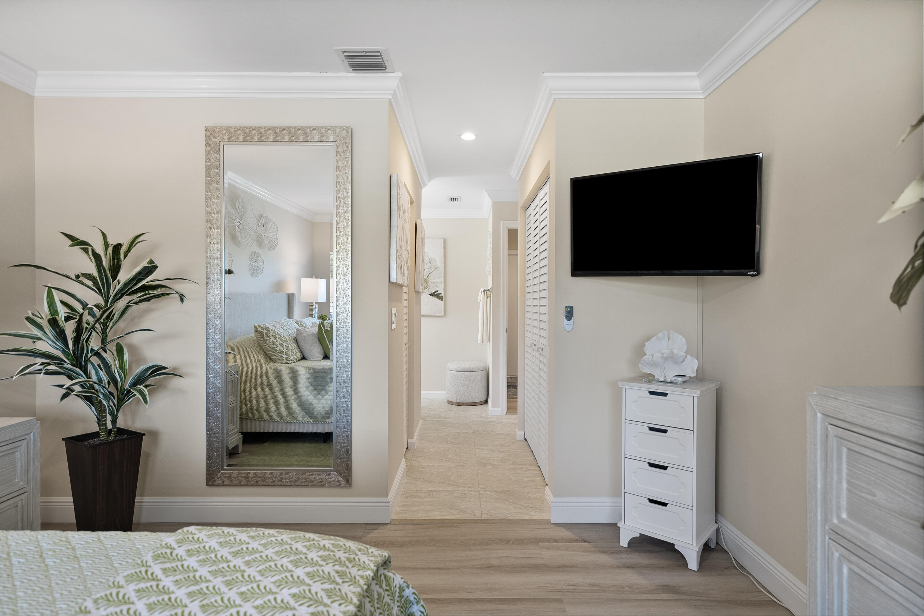 MARINER SANDS COUNTRY CLUB - GOLF COTTAGE - Residential