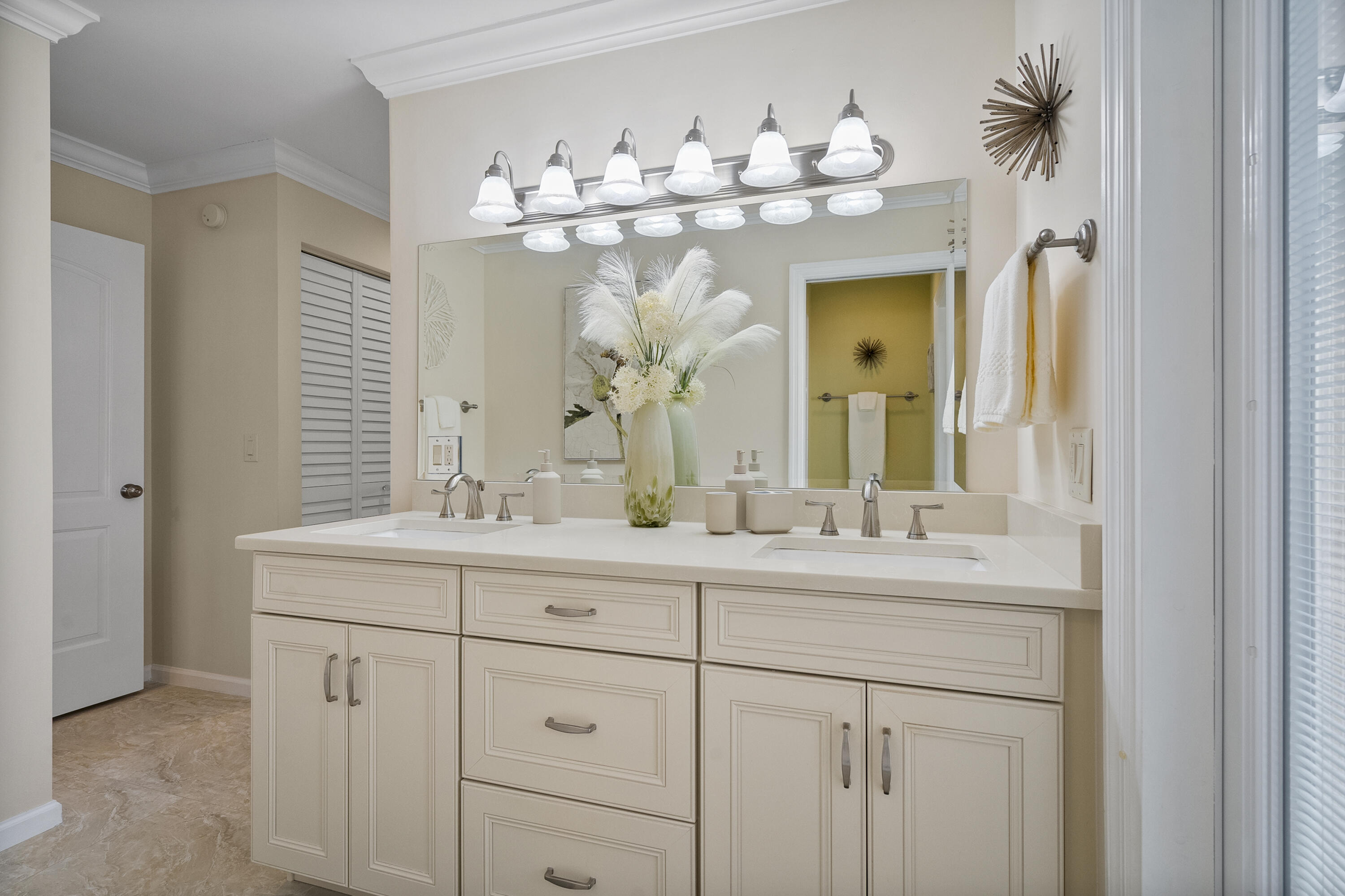 MARINER SANDS COUNTRY CLUB - GOLF COTTAGE - Residential