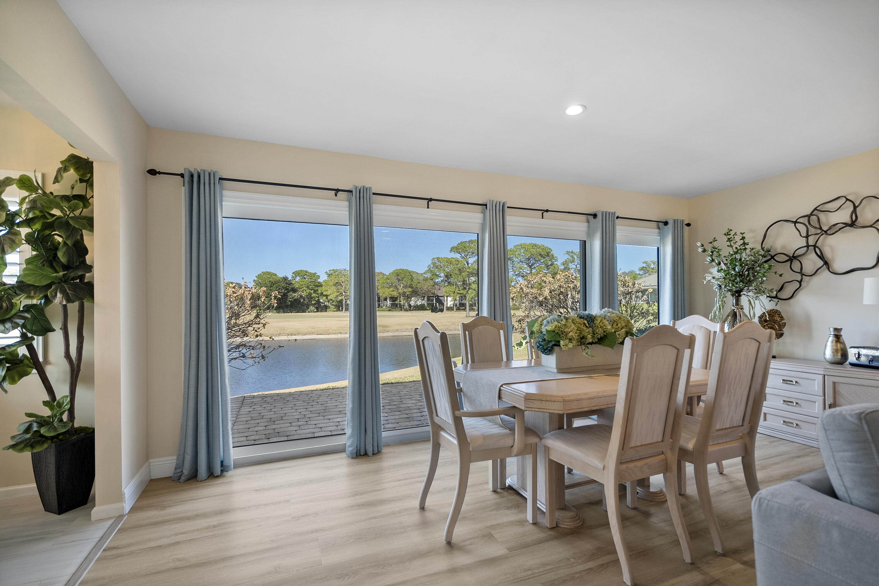 MARINER SANDS COUNTRY CLUB - GOLF COTTAGE - Residential