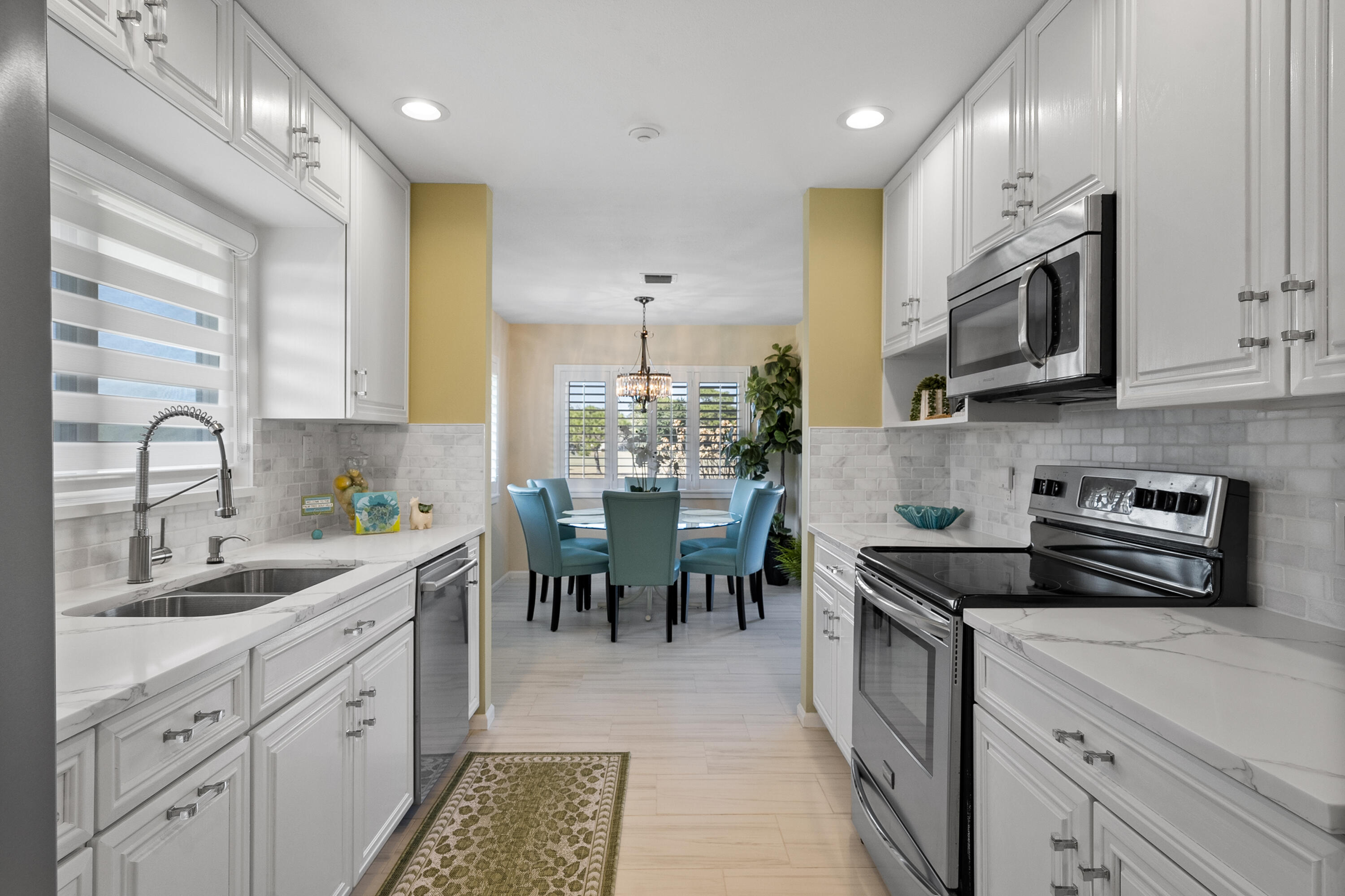 MARINER SANDS COUNTRY CLUB - GOLF COTTAGE - Residential