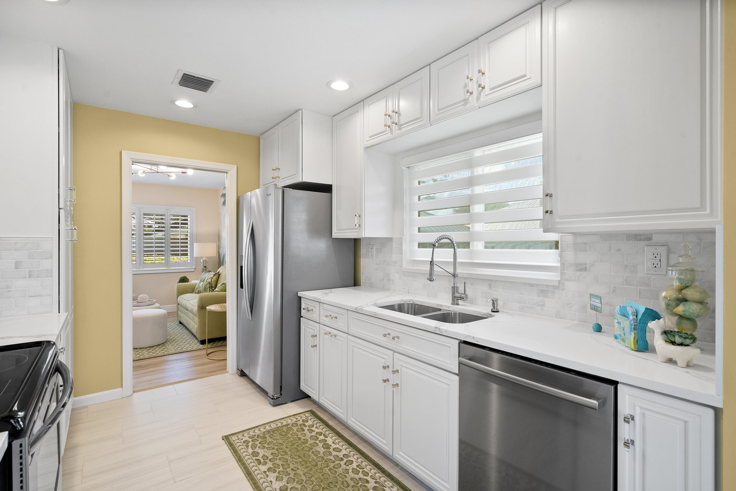 MARINER SANDS COUNTRY CLUB - GOLF COTTAGE - Residential