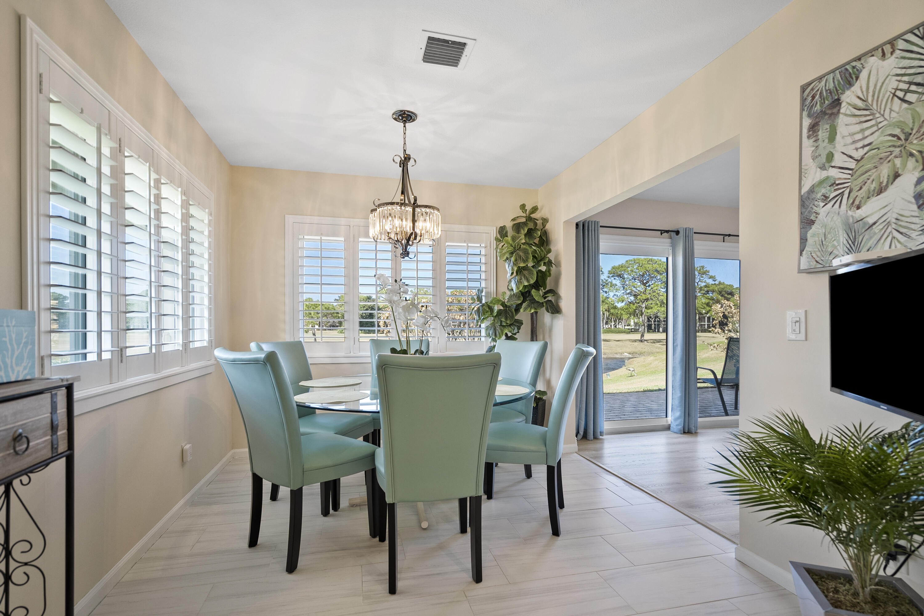 MARINER SANDS COUNTRY CLUB - GOLF COTTAGE - Residential