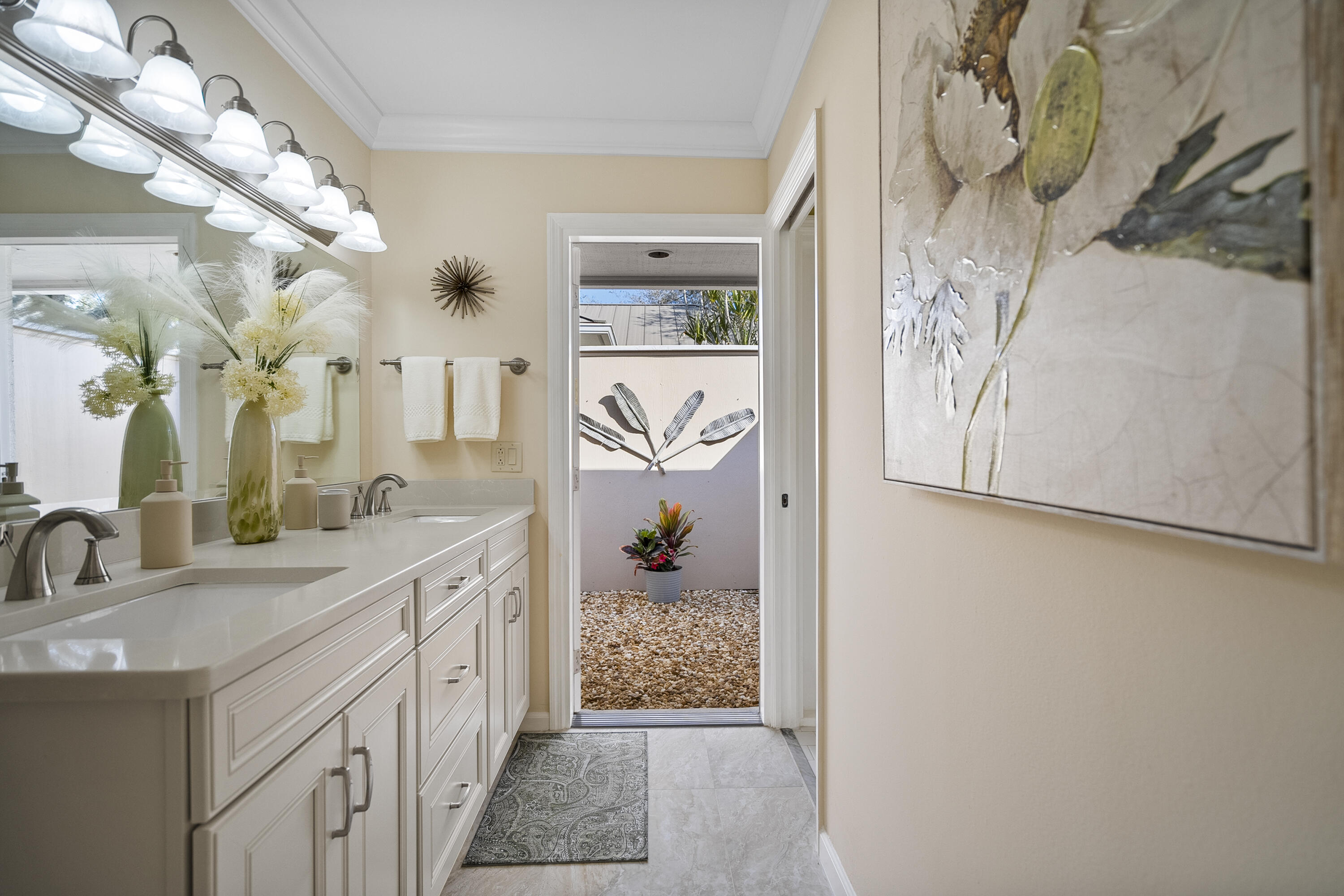 MARINER SANDS COUNTRY CLUB - GOLF COTTAGE - Residential