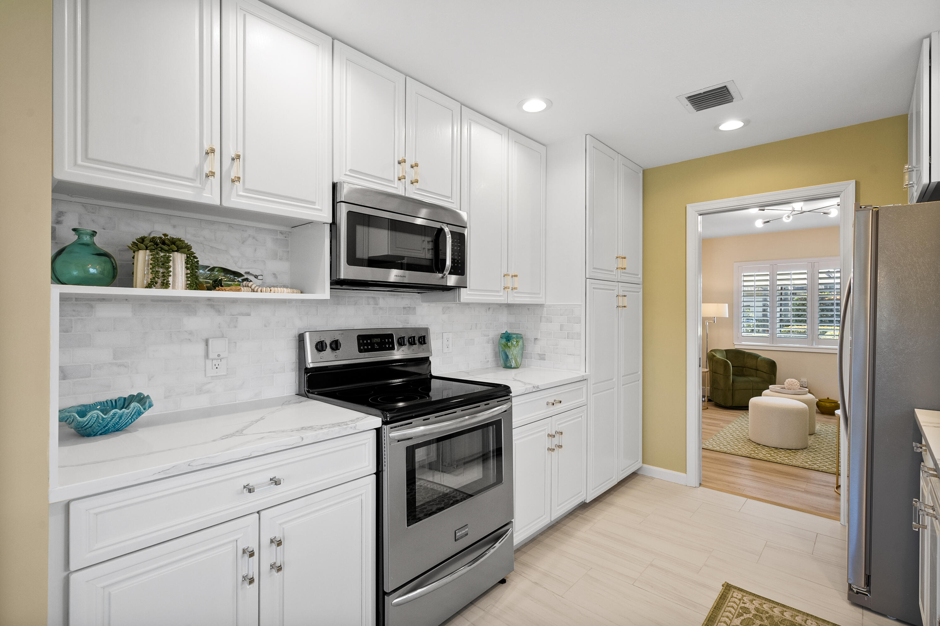 MARINER SANDS COUNTRY CLUB - GOLF COTTAGE - Residential