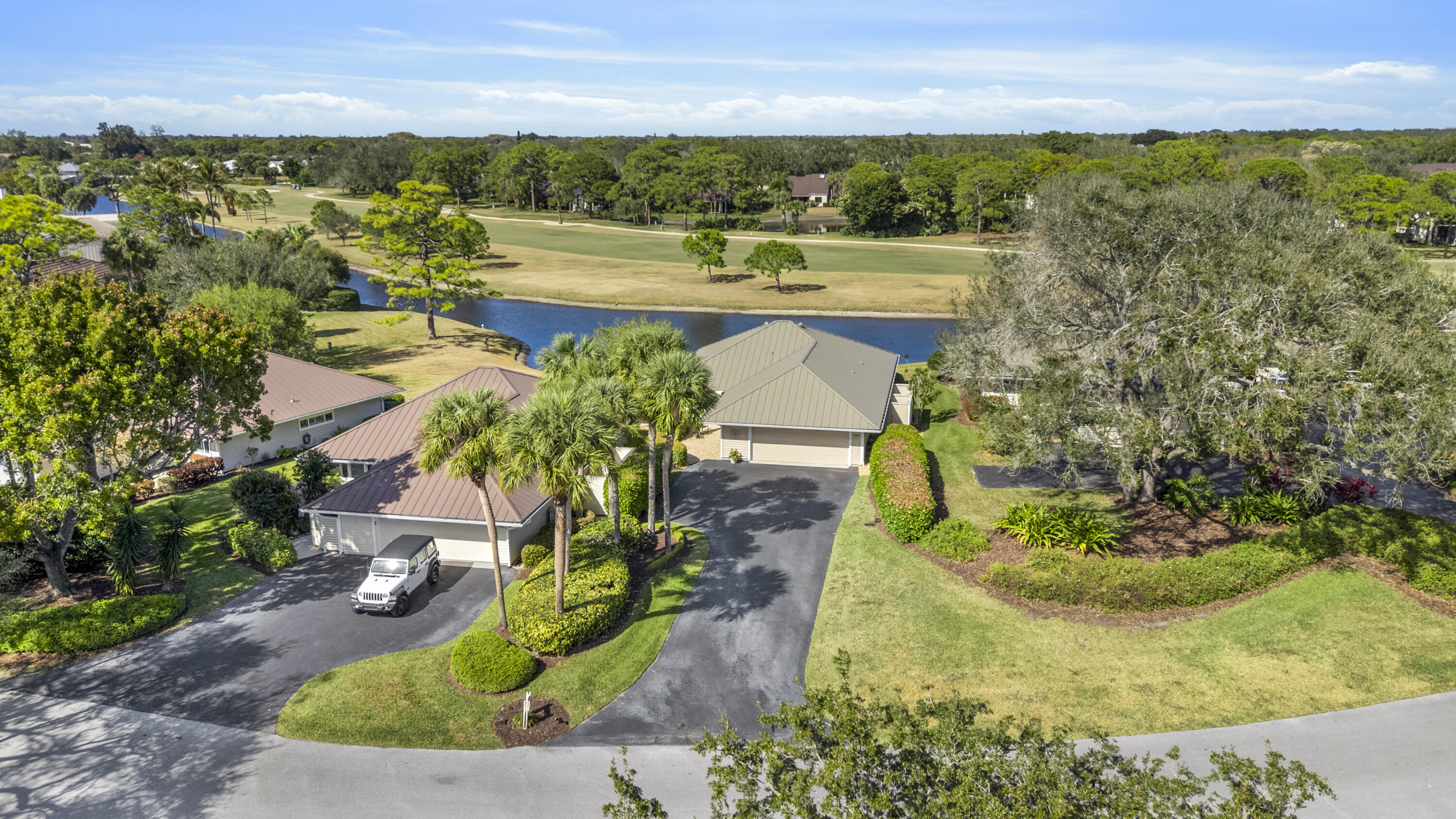 MARINER SANDS COUNTRY CLUB - GOLF COTTAGE - Residential