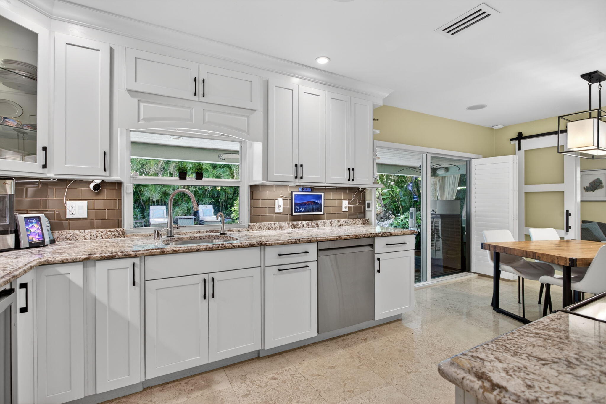 JENADA ISLE - Residential