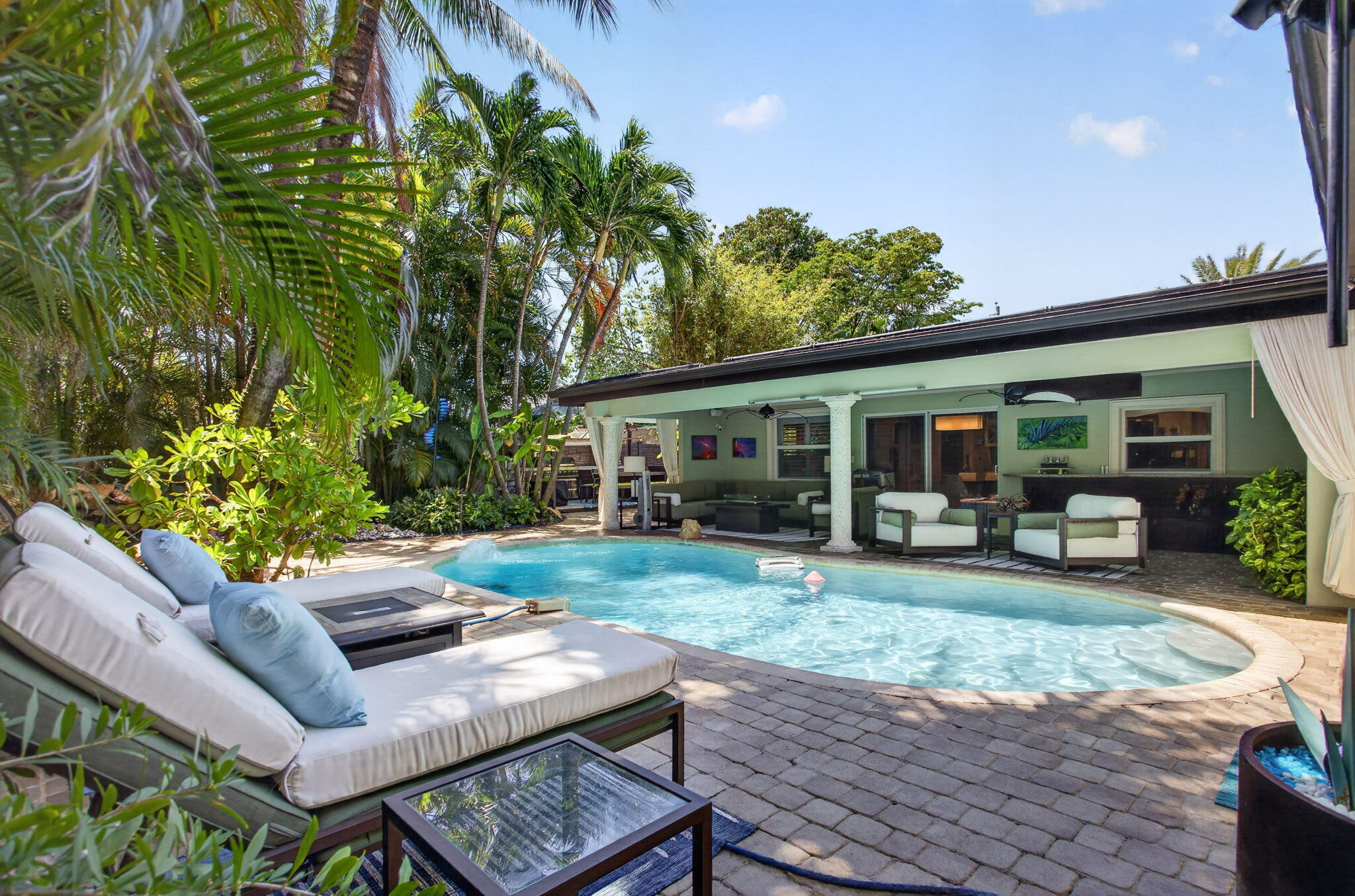 JENADA ISLE - Residential