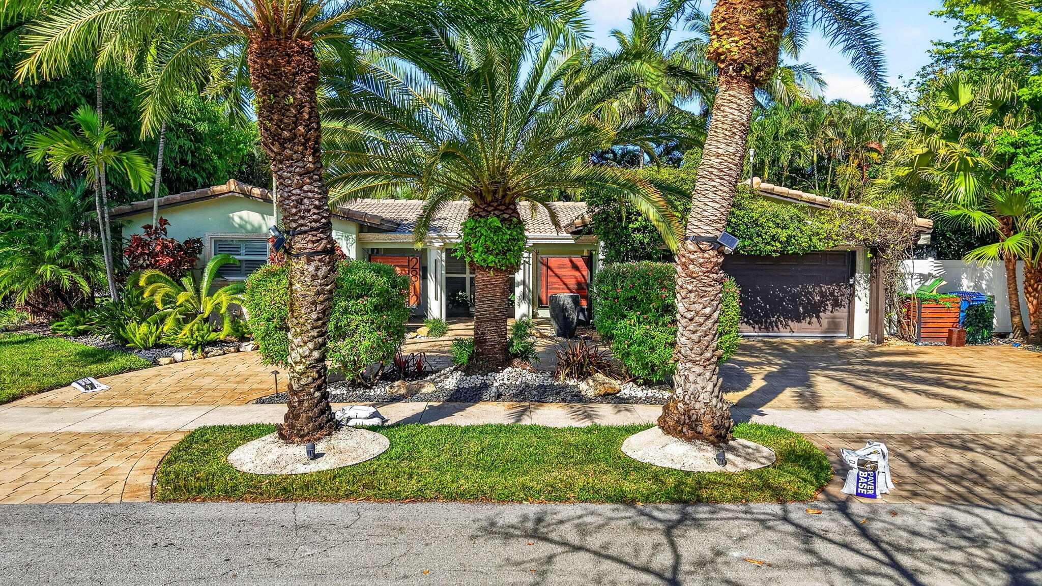 JENADA ISLE - Residential