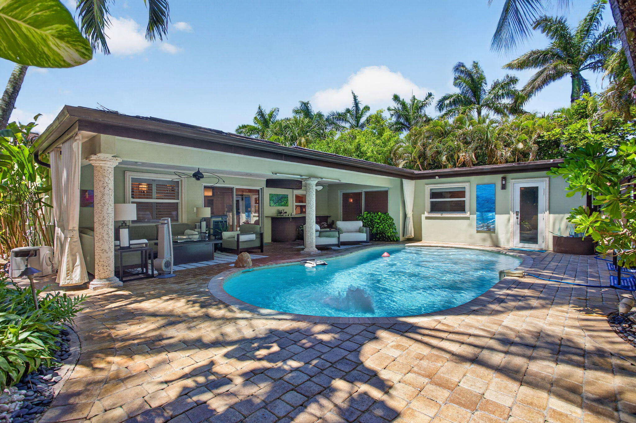 JENADA ISLE - Residential