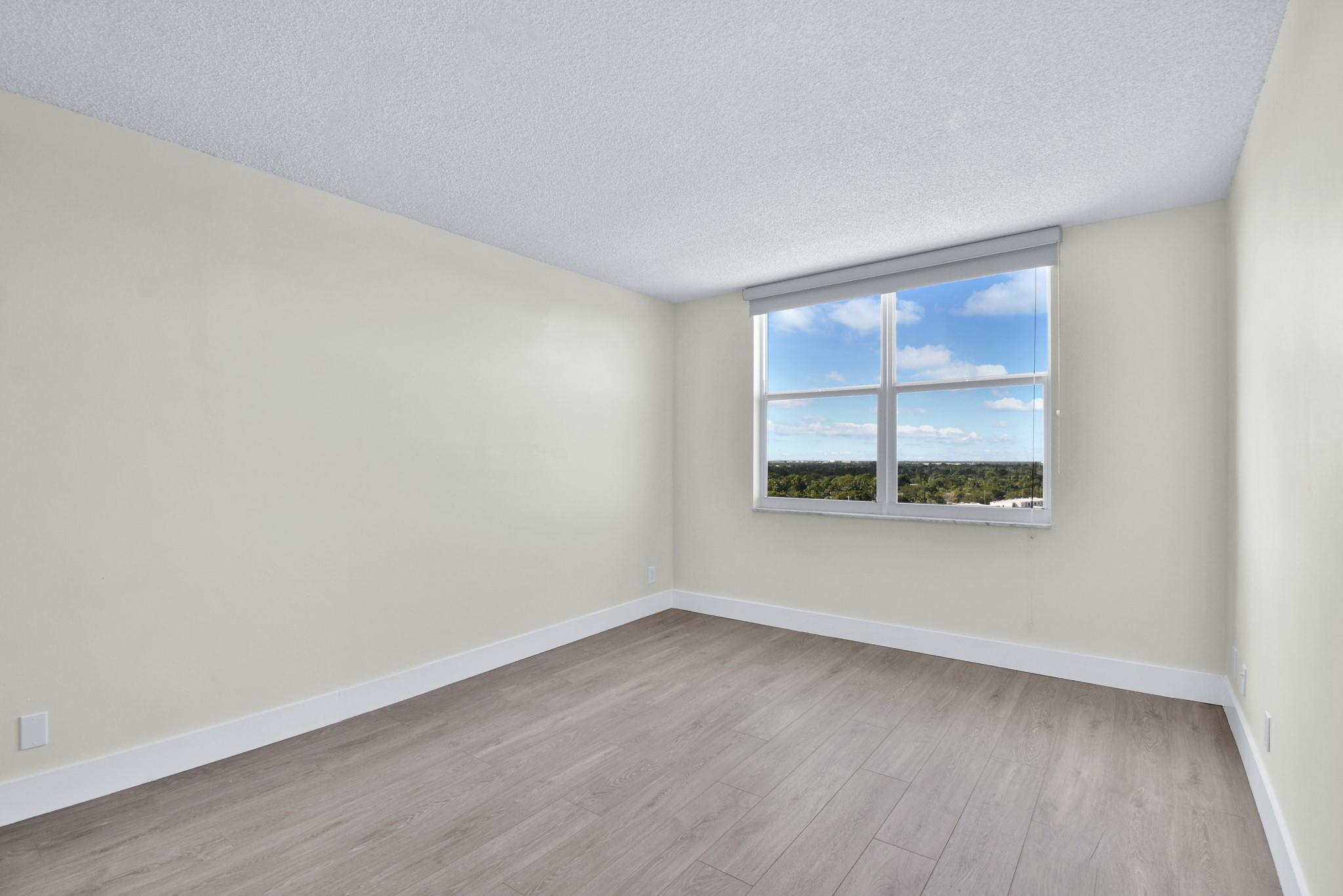 DRAKE TOWER - Residential