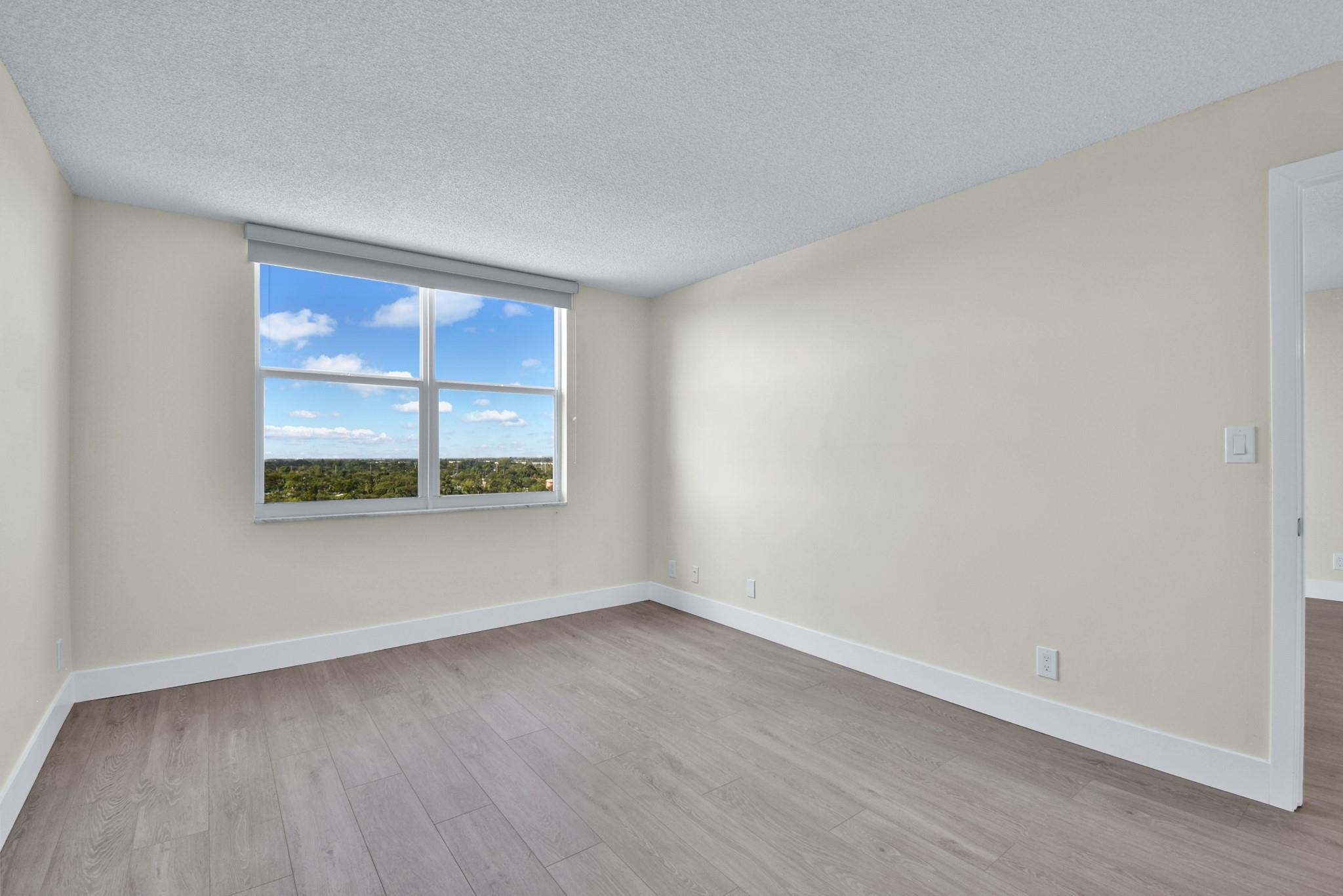 DRAKE TOWER - Residential