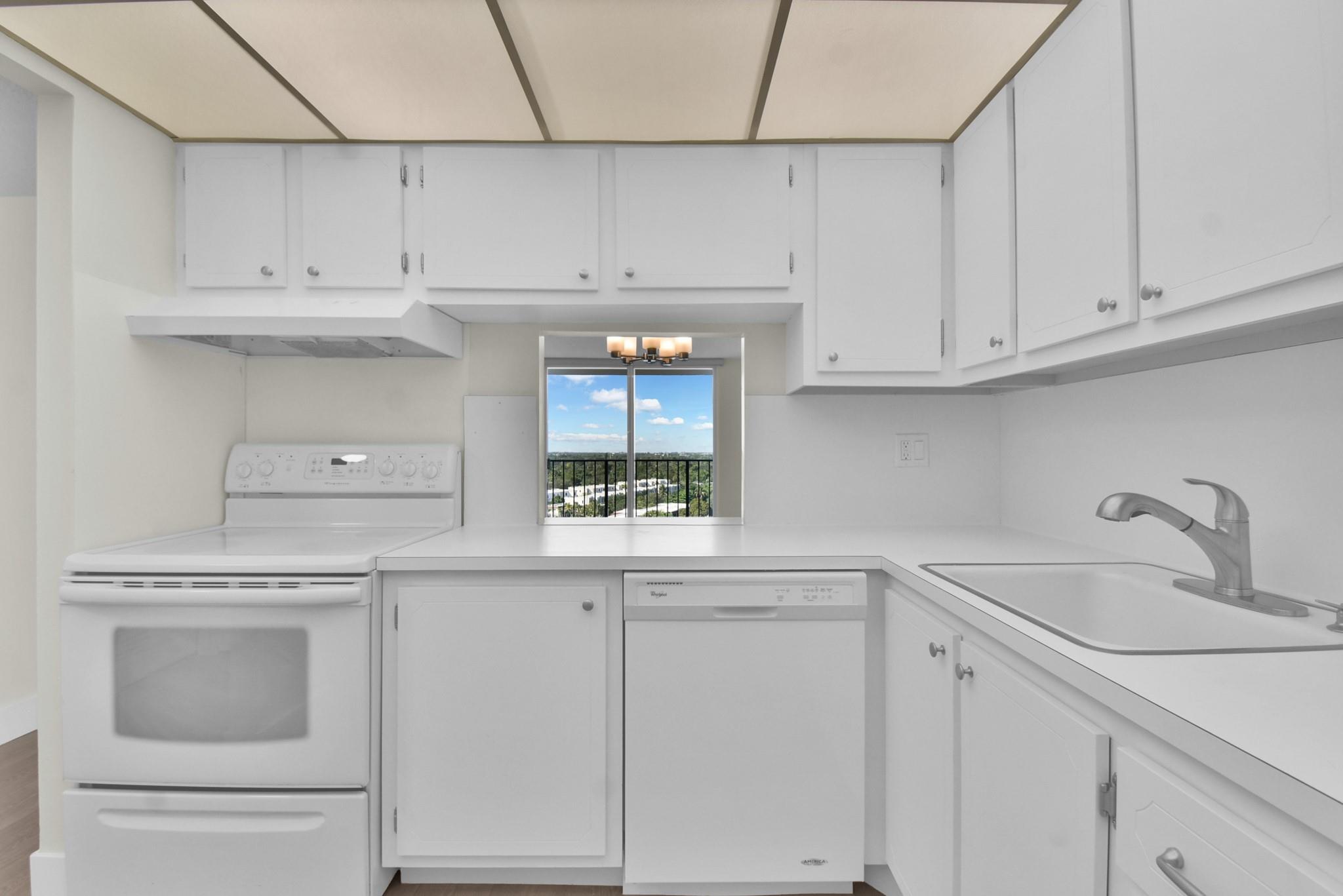 DRAKE TOWER - Residential