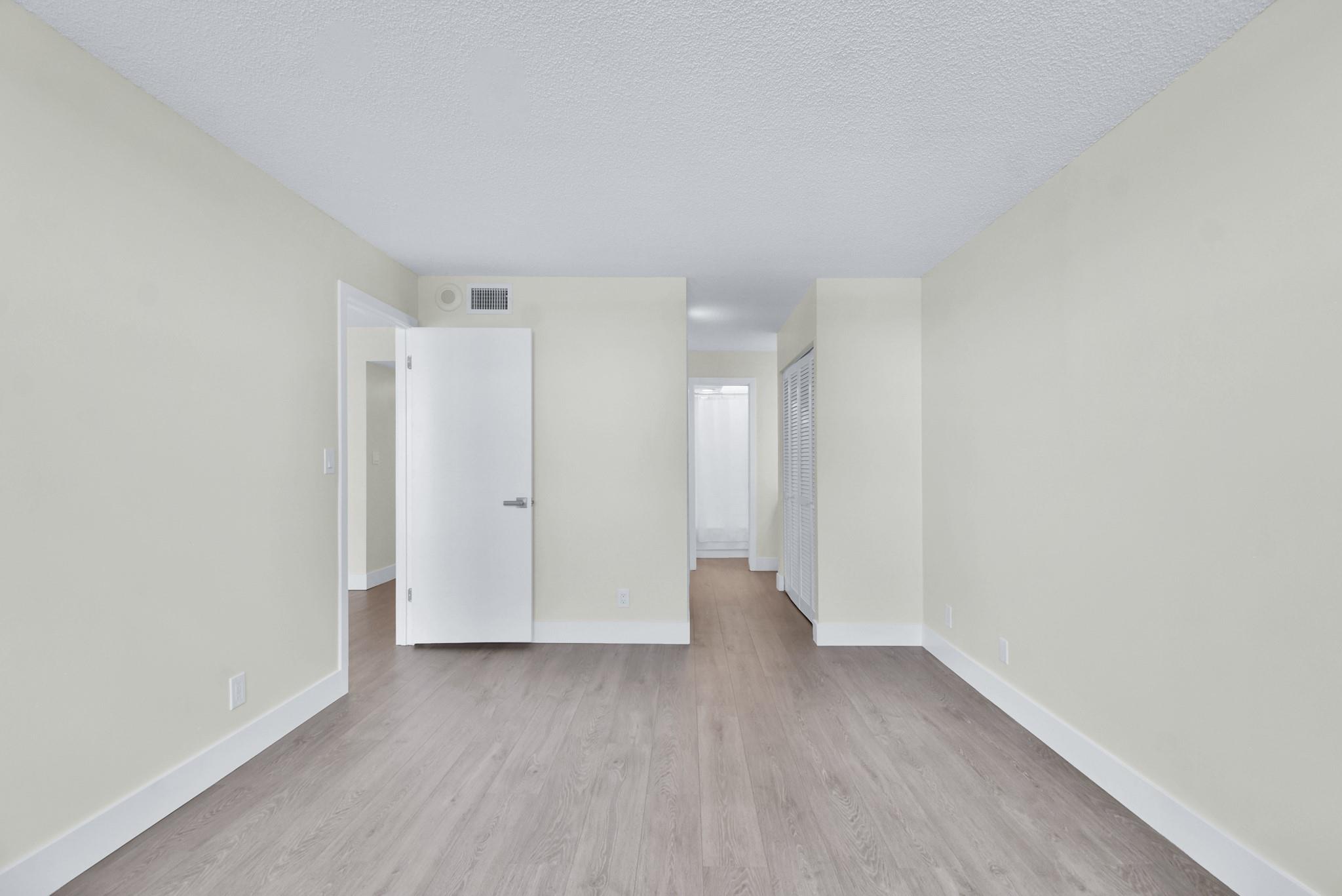 DRAKE TOWER - Residential