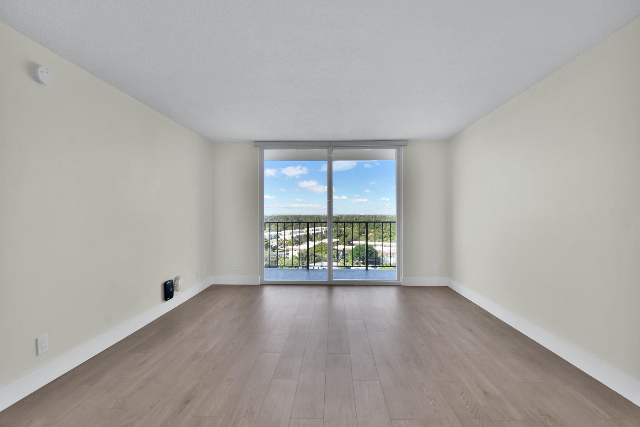 DRAKE TOWER - Residential