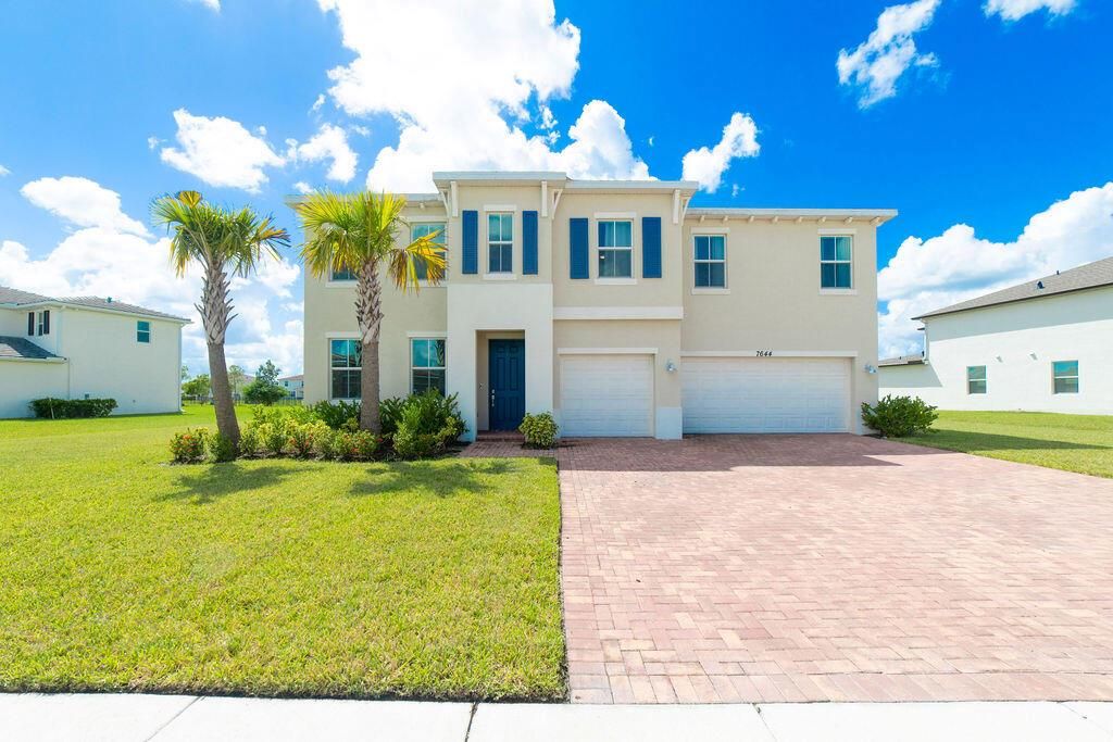 Photo of 7644 NW Old Grove Lane, Port Saint Lucie, FL 34987 (MLS # R11023341)