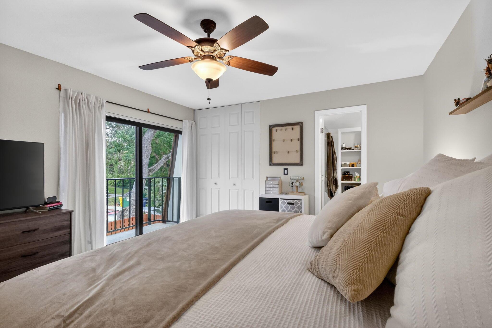 LAKESIDE - Residential Lease