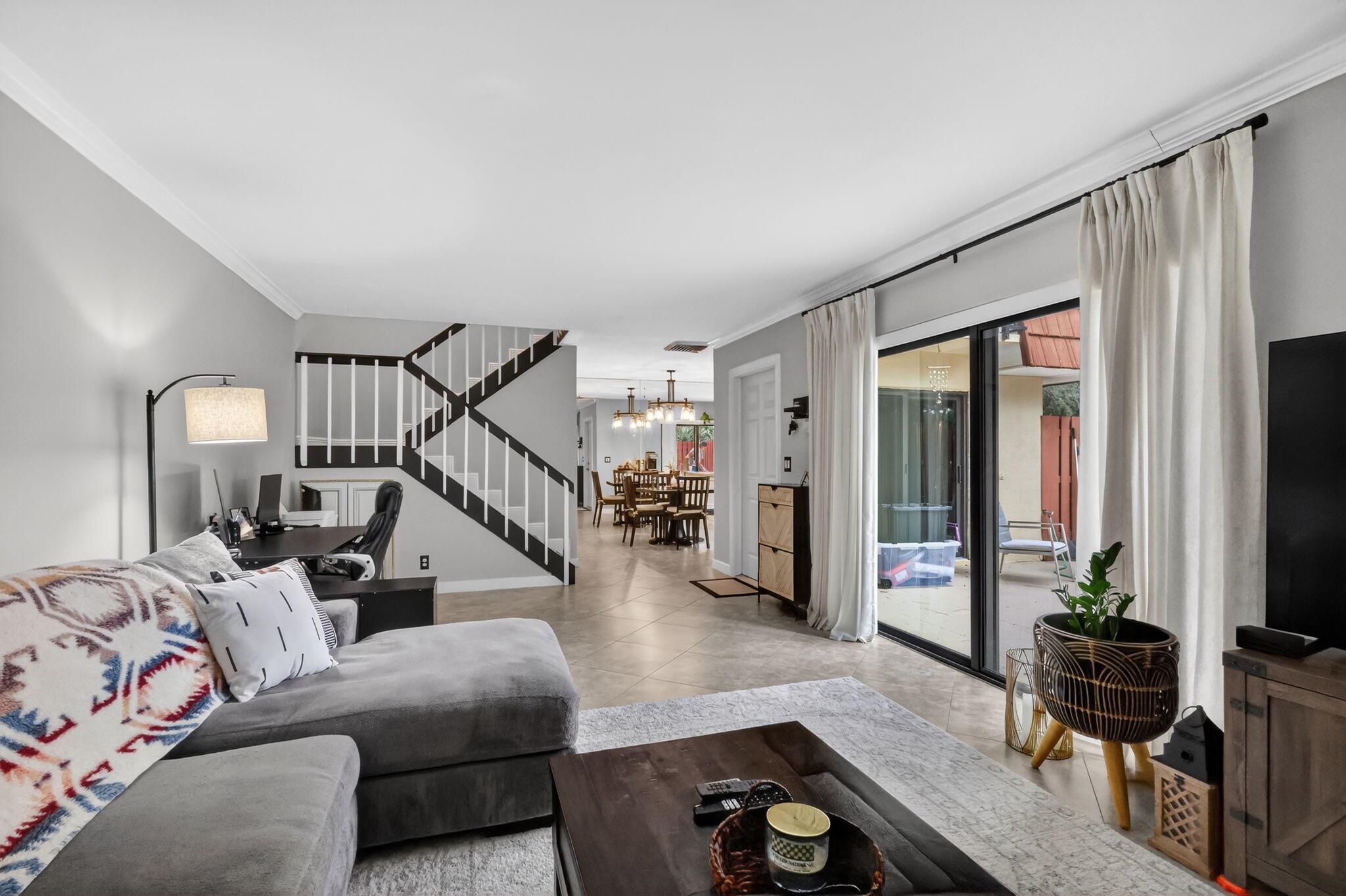 LAKESIDE - Residential Lease