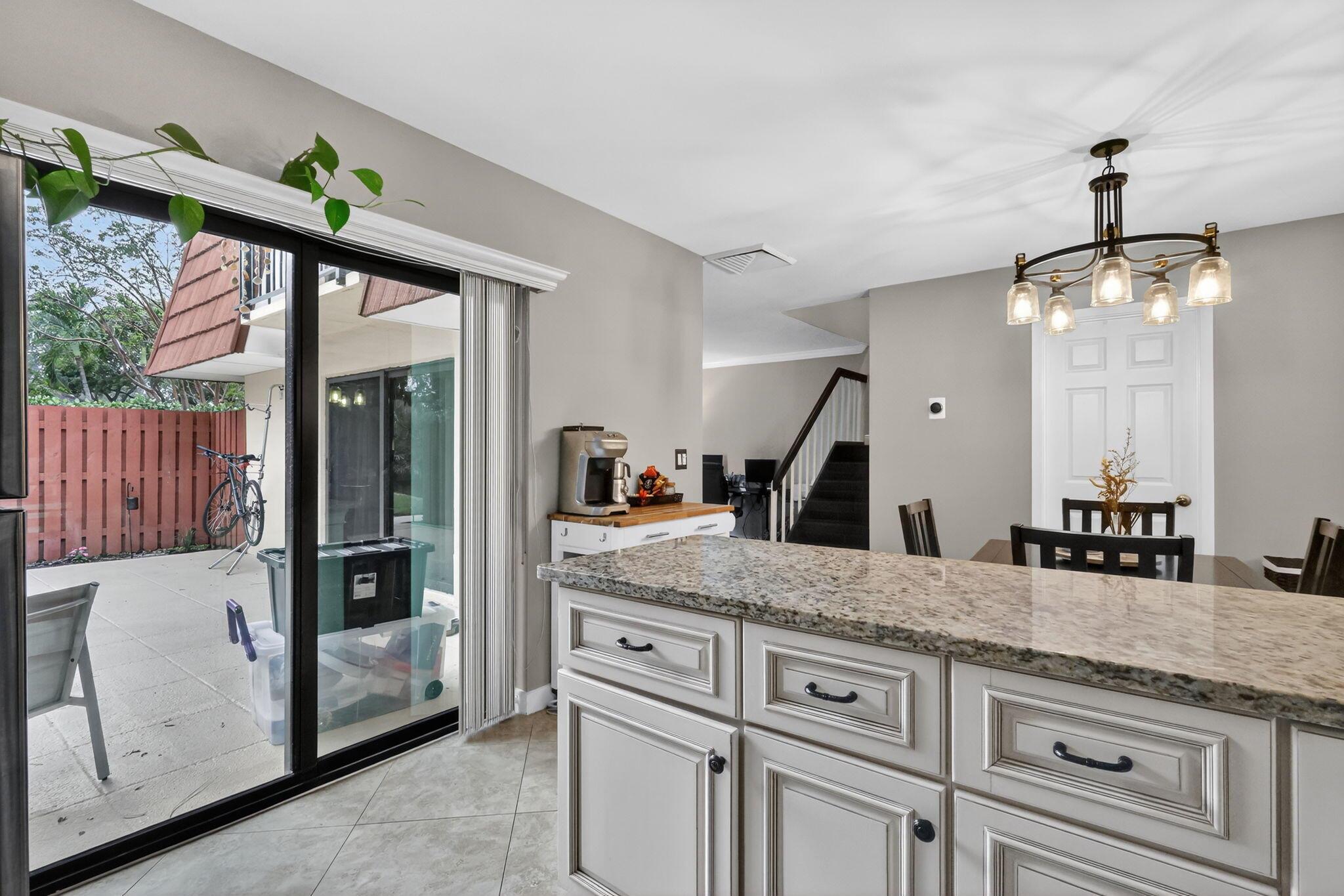 LAKESIDE - Residential Lease