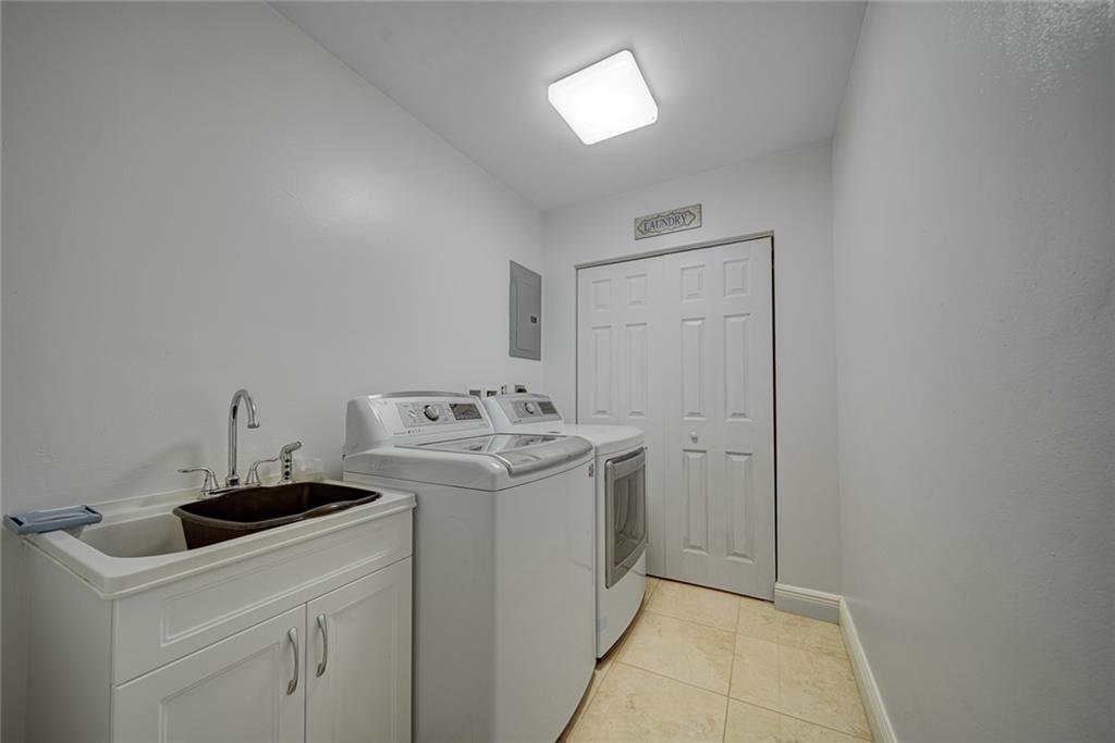 PALM SPRINGS NORTH - Residential