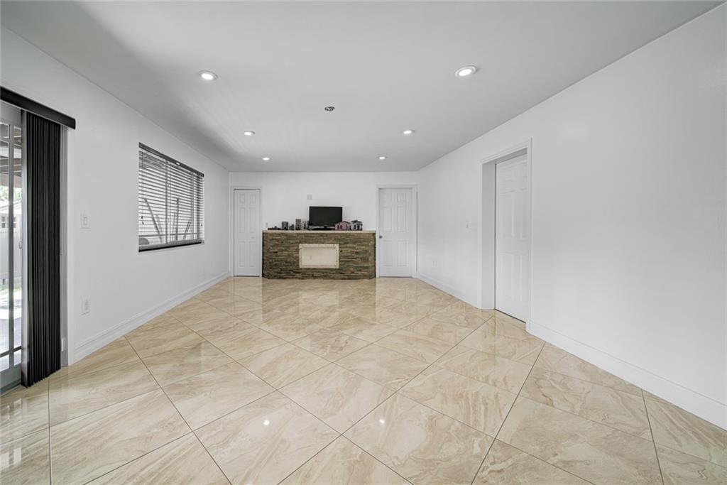 PALM SPRINGS NORTH - Residential