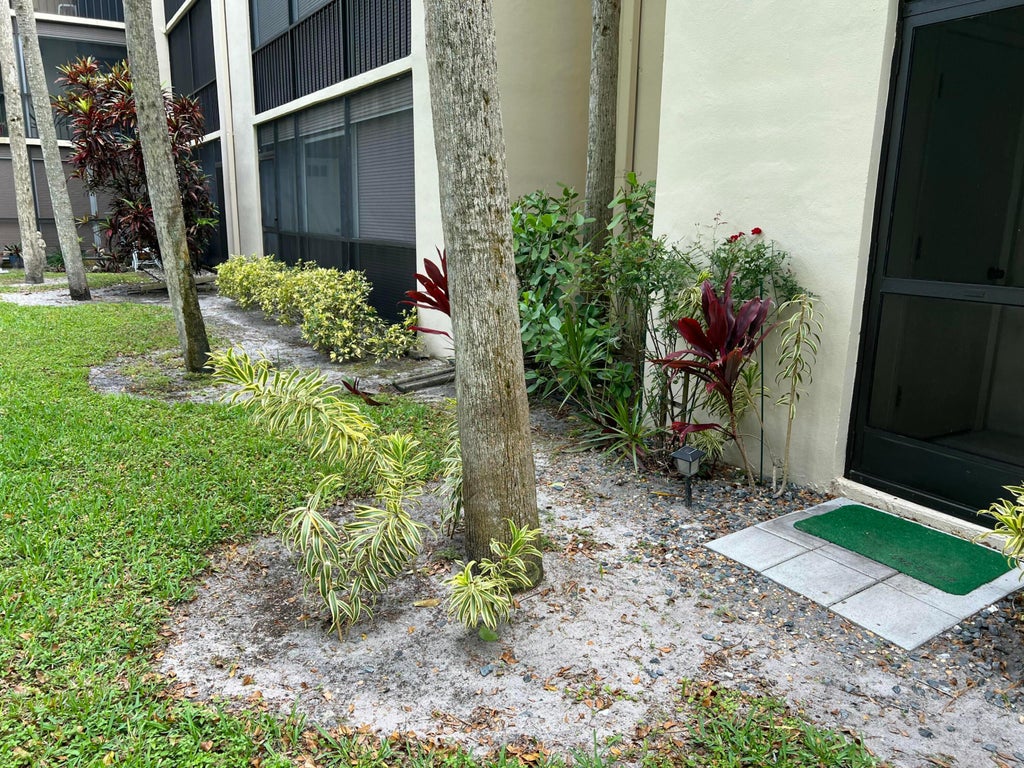 Photo of 5220 LAS VERDES Circle #101, Delray Beach, FL 33484 (MLS # B26078604)