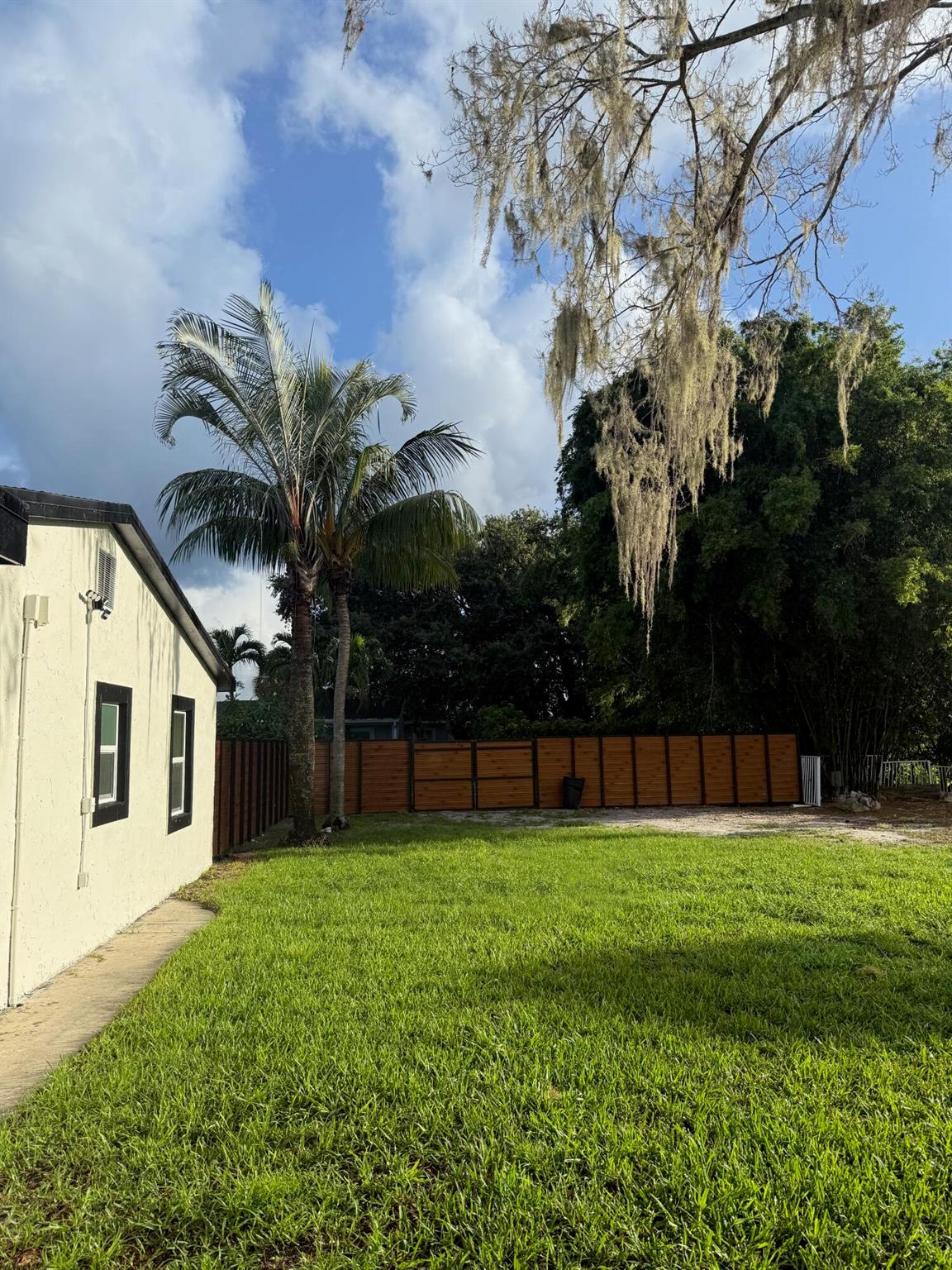 2644 Cherokee Court