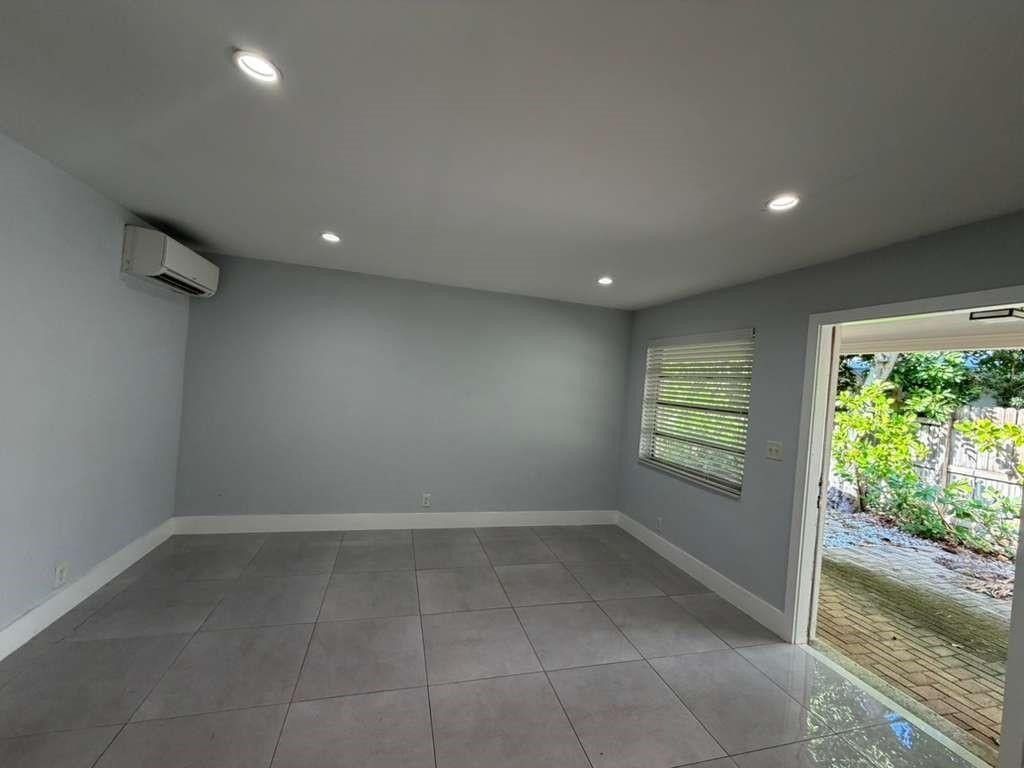 Photo of 820 N Victoria Park Road #3, Fort Lauderdale, FL 33304 (MLS # F10555796)