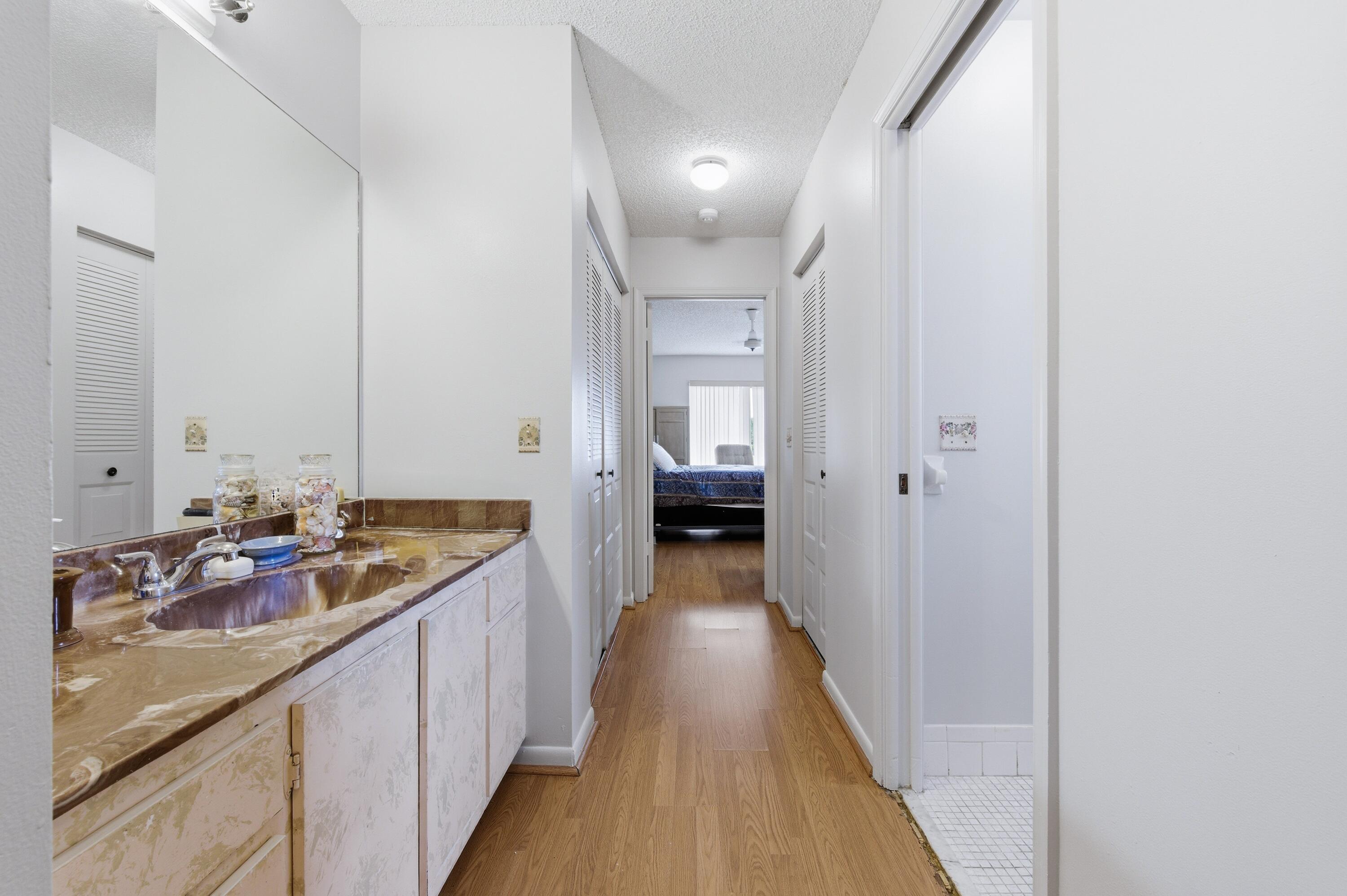 MEED RACQUET CLUB 3 - Residential