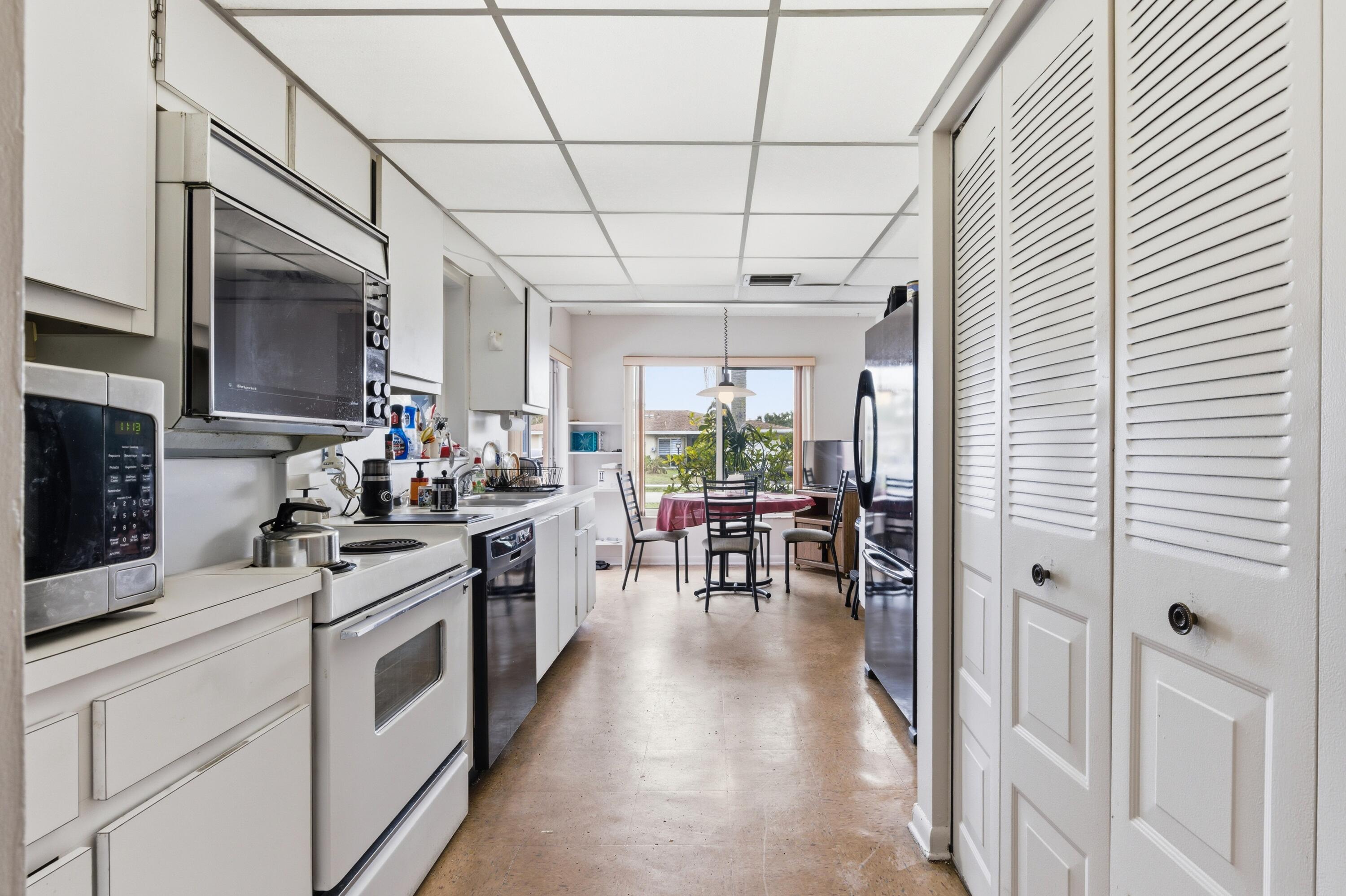 MEED RACQUET CLUB 3 - Residential