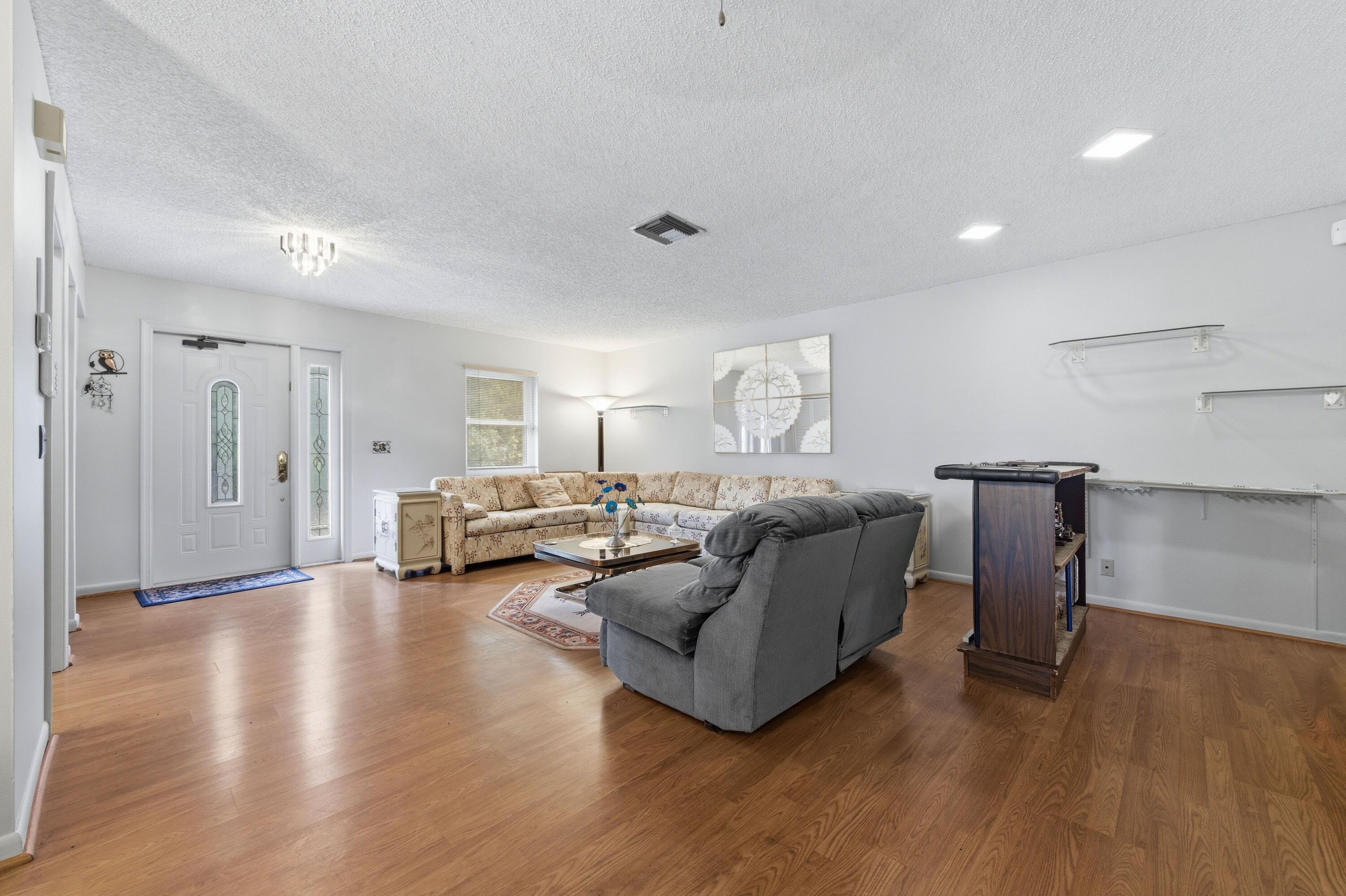 MEED RACQUET CLUB 3 - Residential